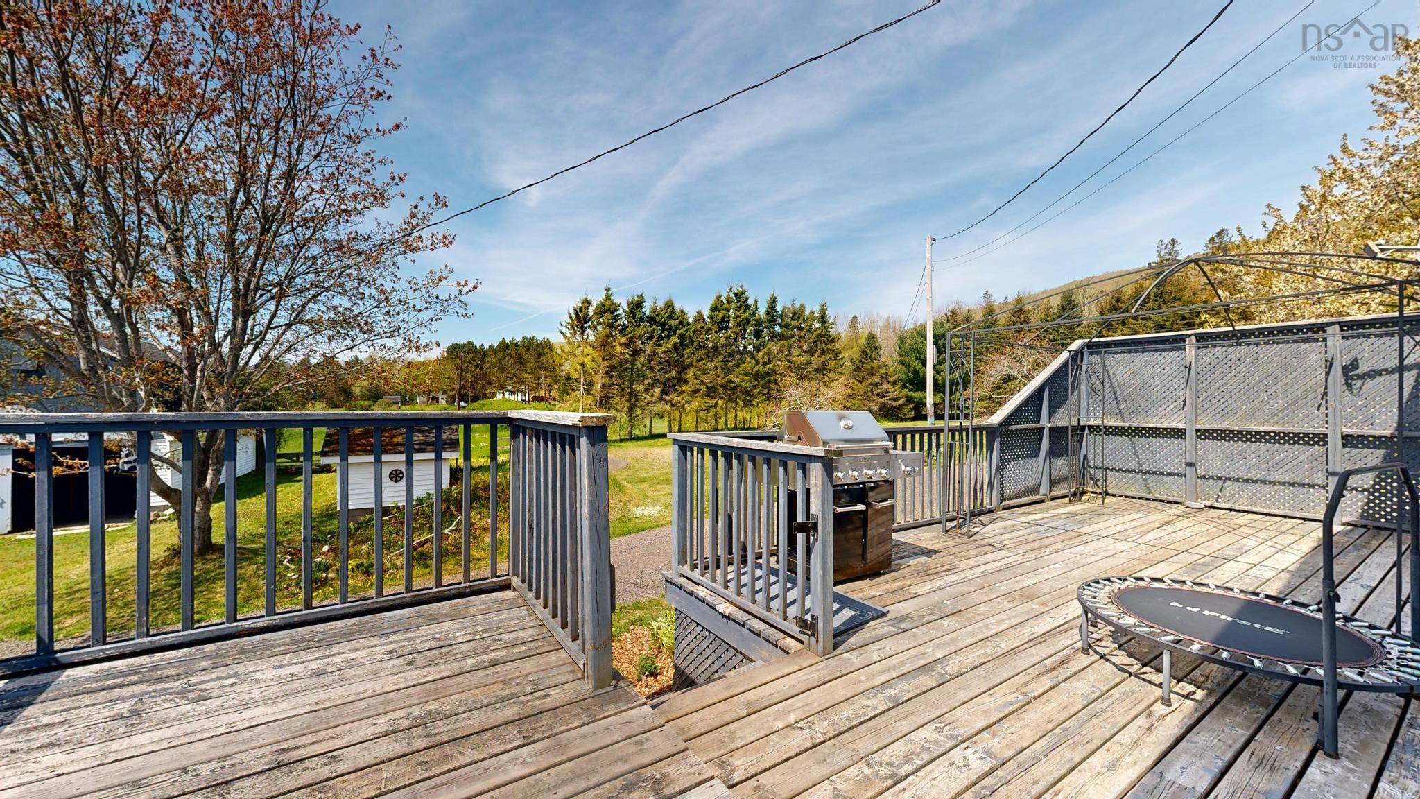 $450,000.00: 104 Clarence Road W, Beaconsfield