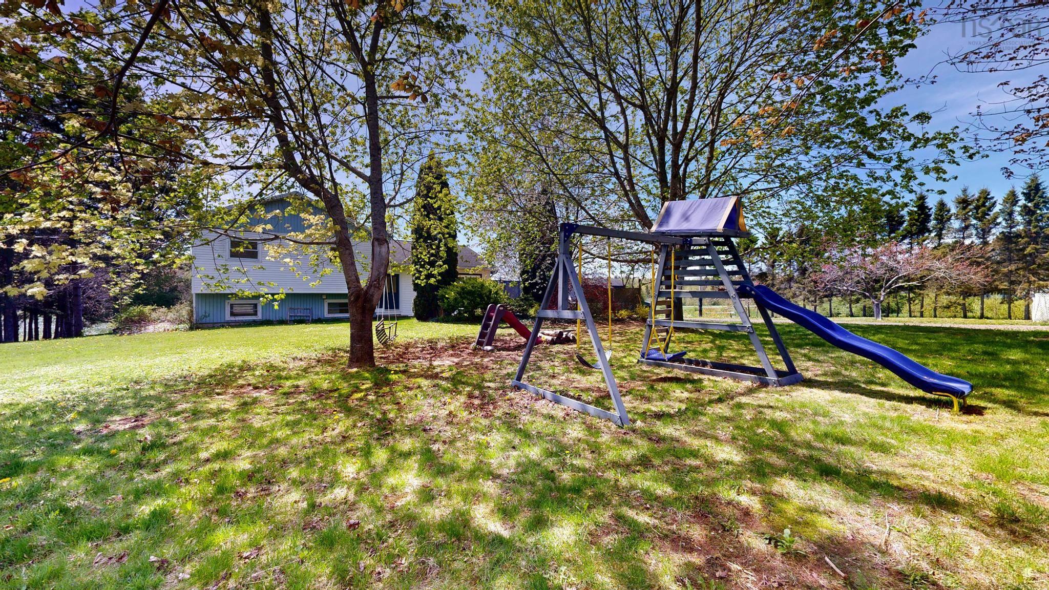 $450,000.00: 104 Clarence Road W, Beaconsfield