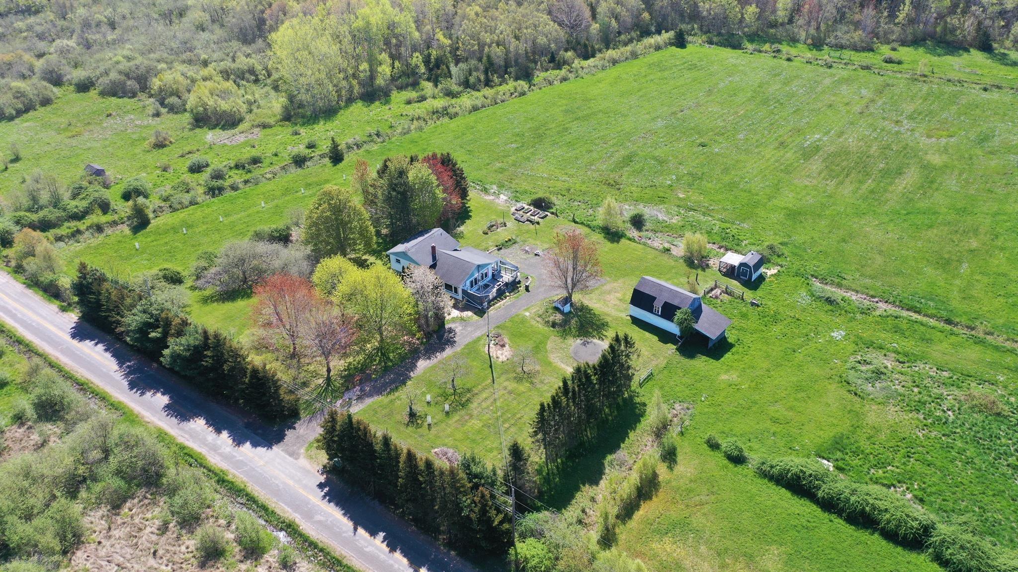 $450,000.00: 104 Clarence Road W, Beaconsfield