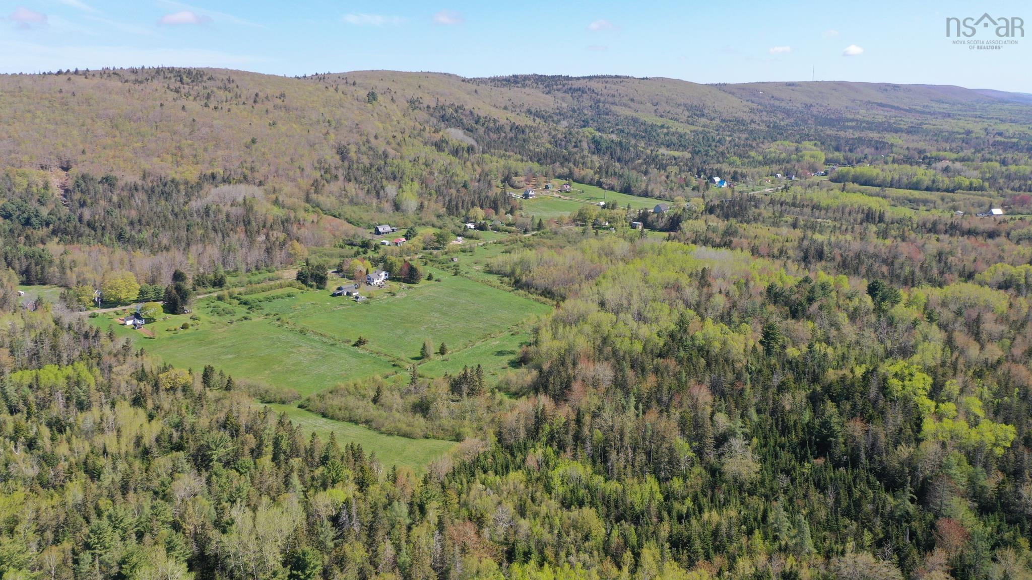 $450,000.00: 104 Clarence Road W, Beaconsfield