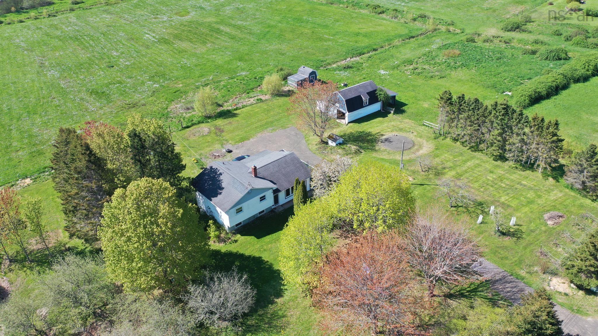 $450,000.00: 104 Clarence Road W, Beaconsfield