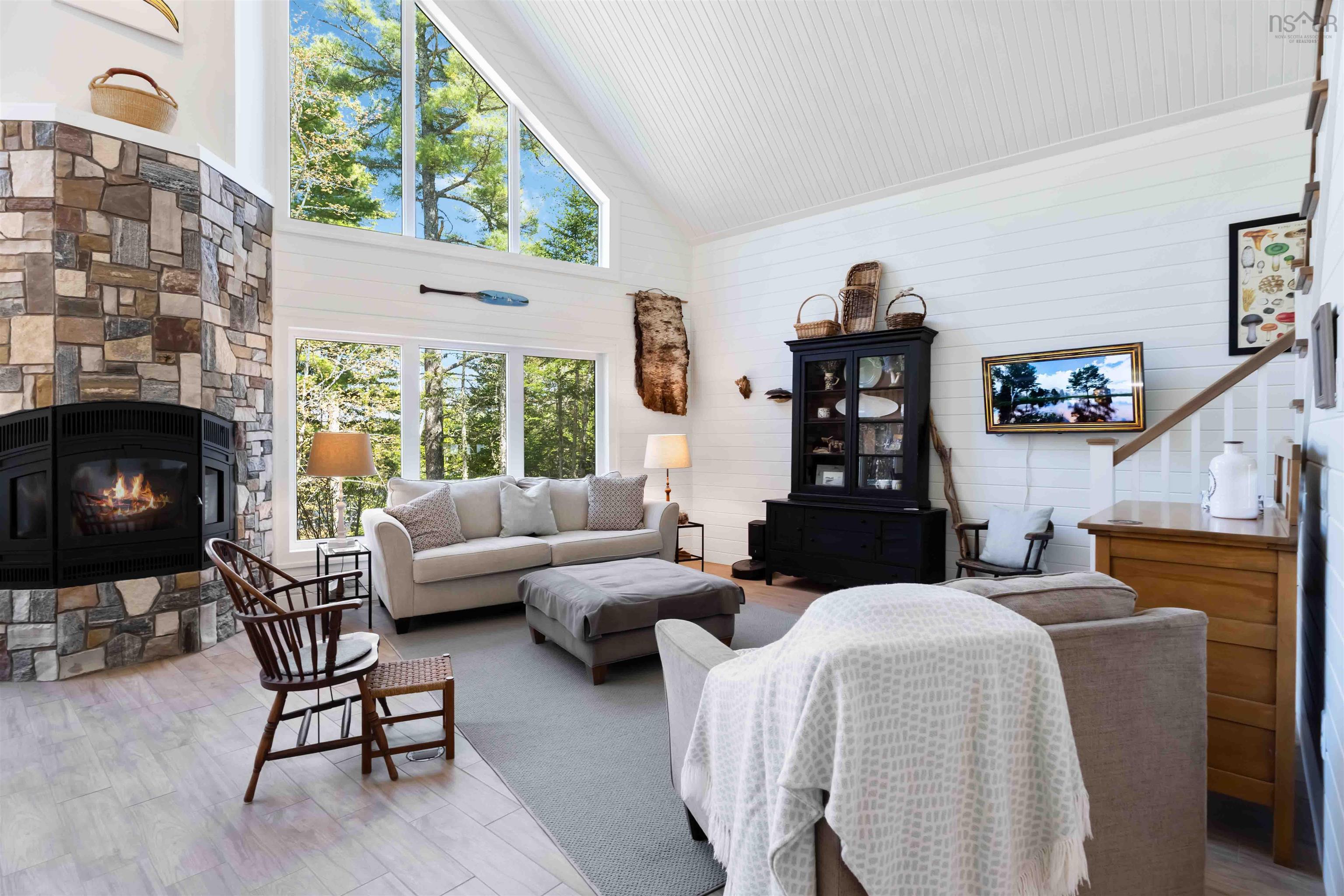 $800,000.00: 543 Loon Lake Drive, Lake Paul