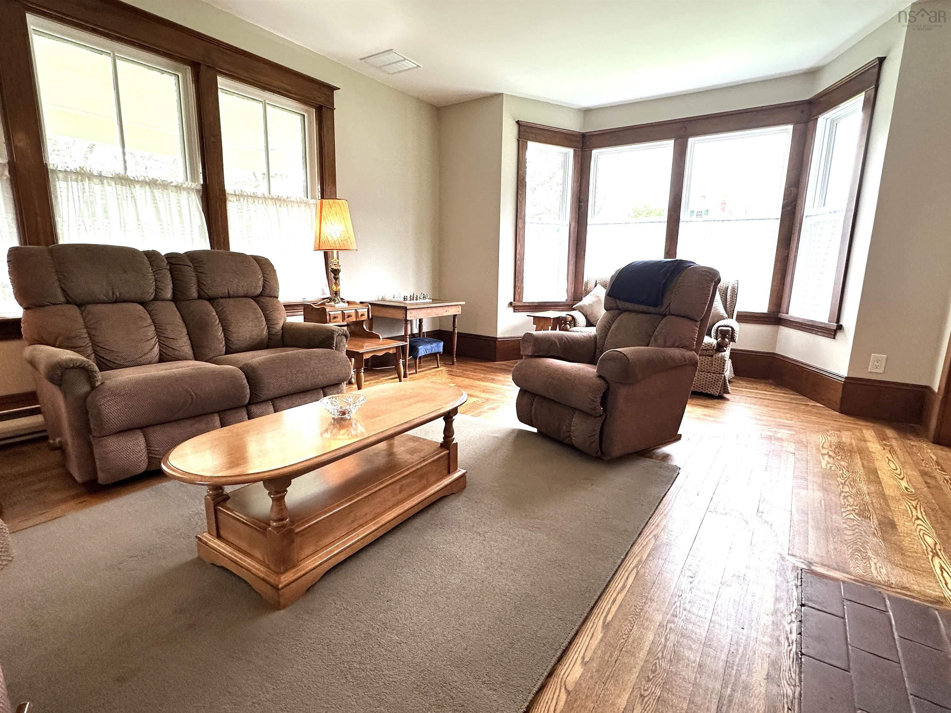 $375,000.00: 423 Highway 8, Milton