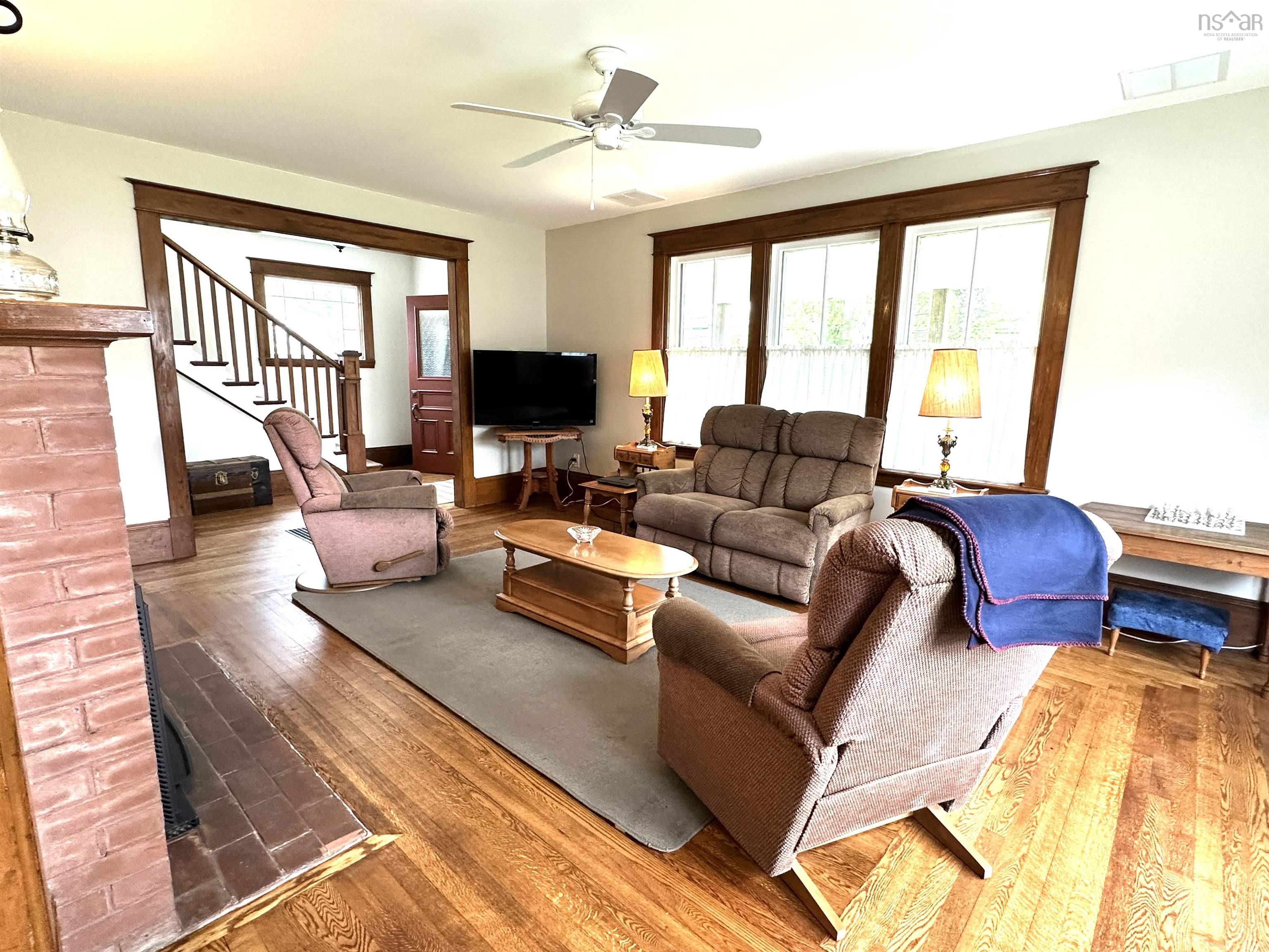 $375,000.00: 423 Highway 8, Milton