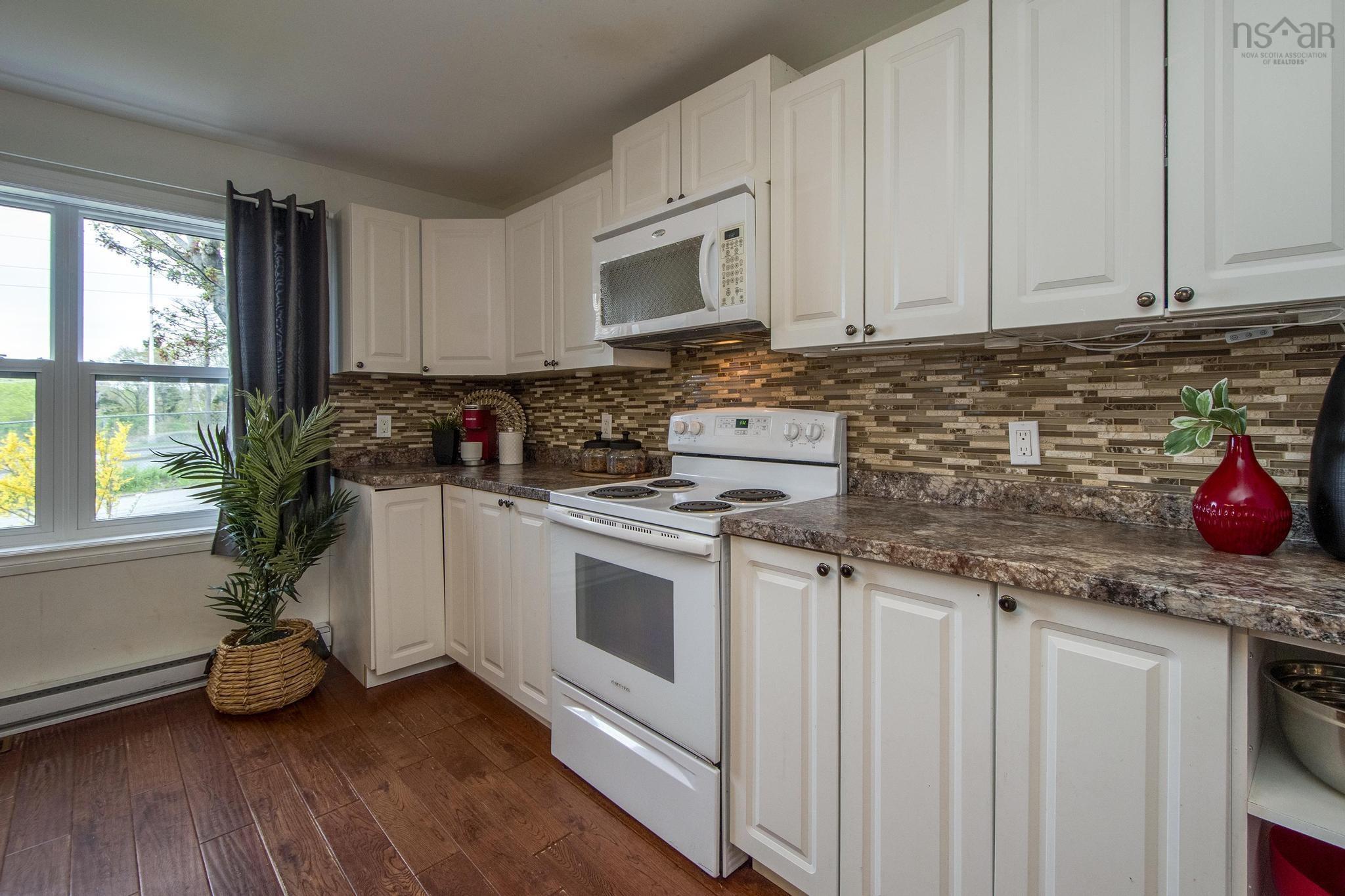$399,900.00: 79 School Avenue, Halifax