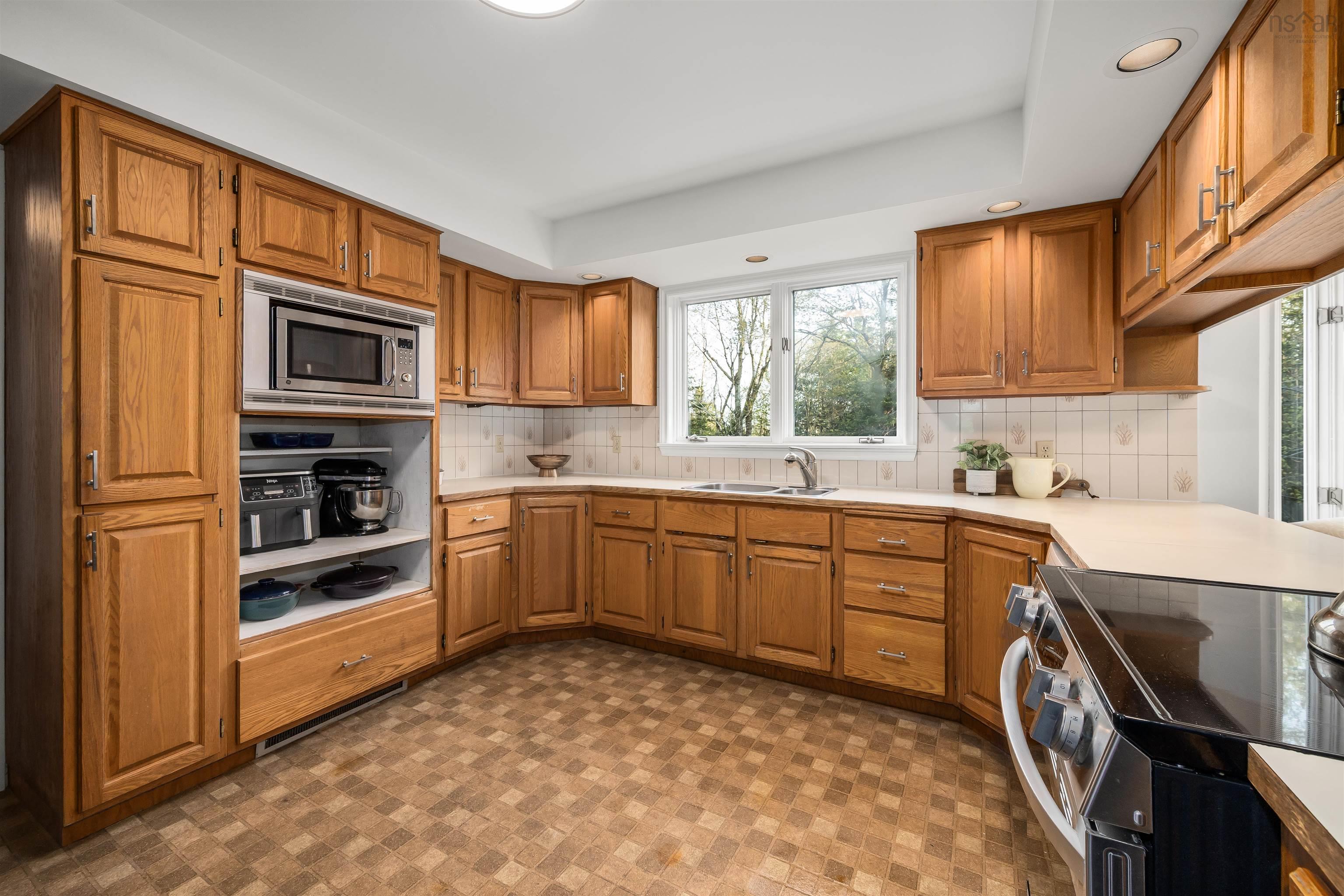 $689,000.00: 203 Richardson Drive, Fall River