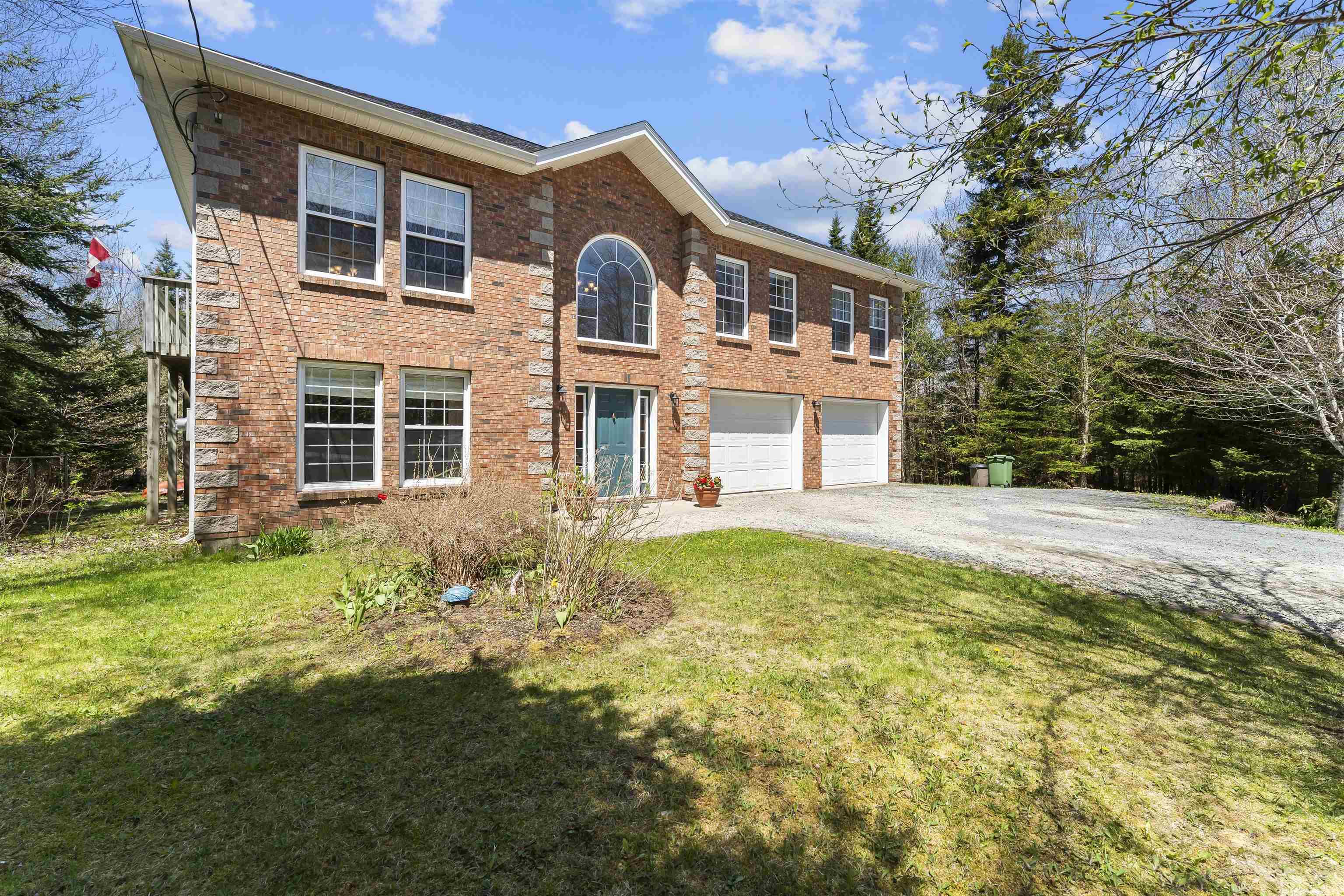$609,900.00: 193 Dempster Crescent, Mineville