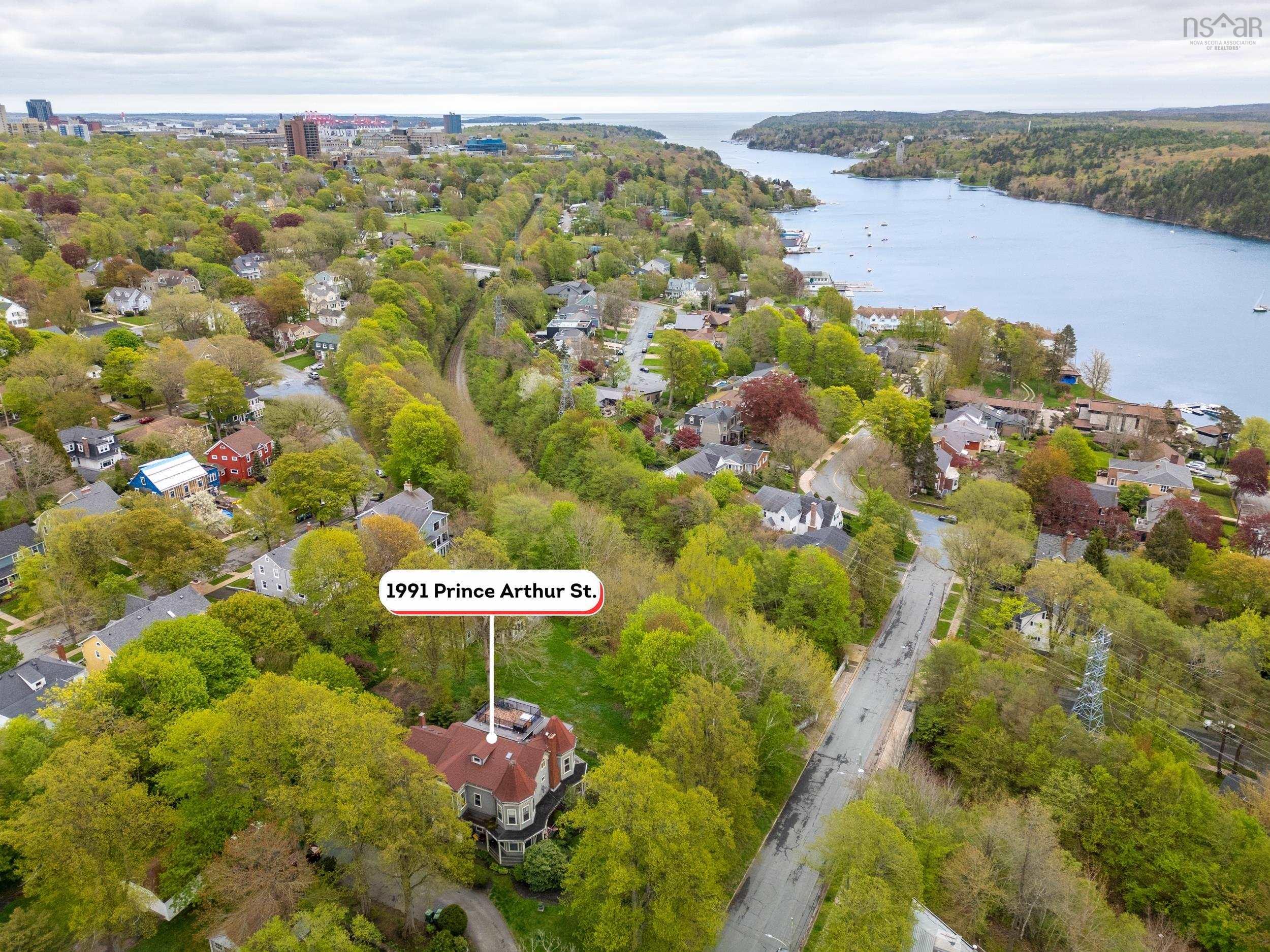 $499,900.00: 3 1991 Prince Arthur Street, Halifax