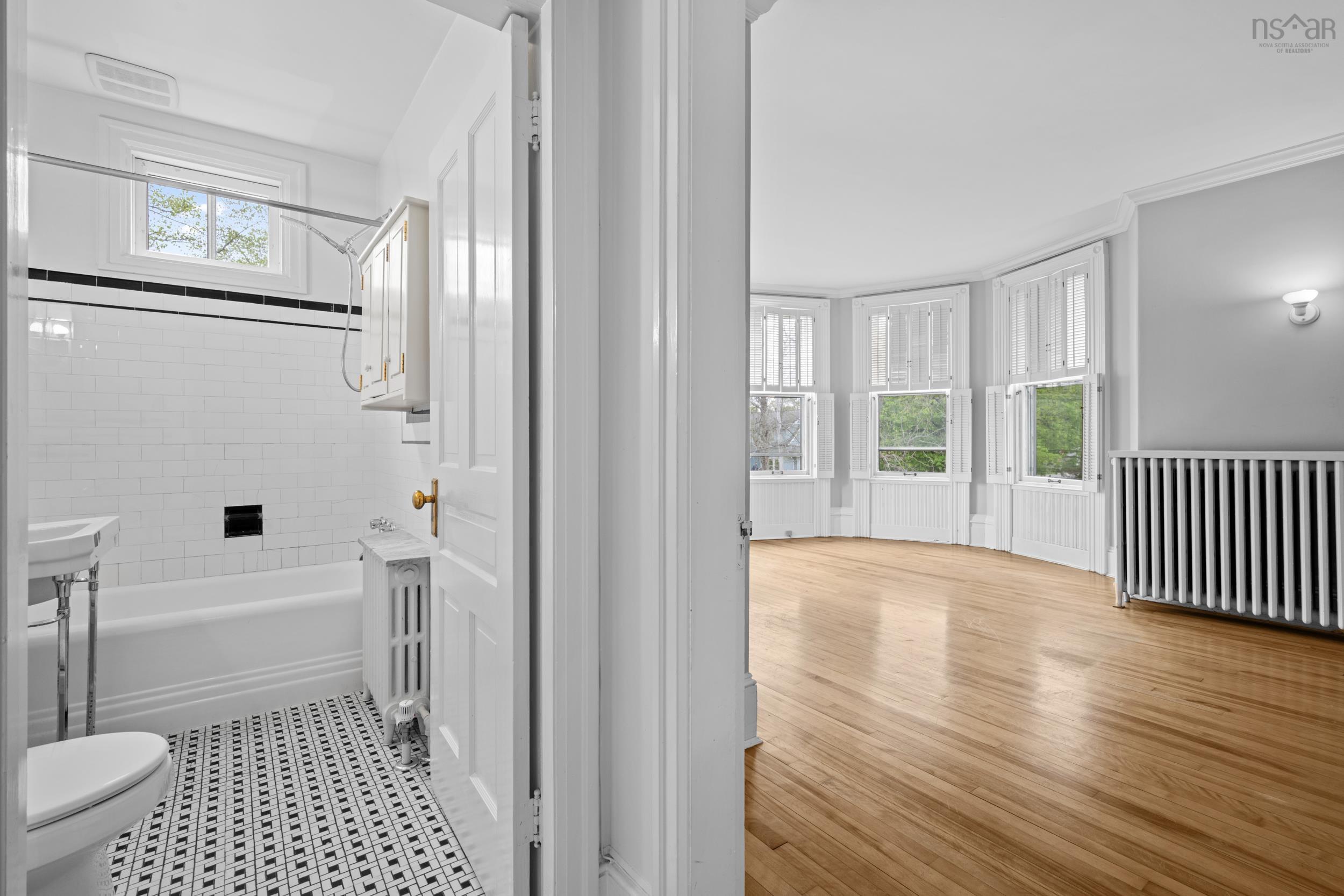 $499,900.00: 3 1991 Prince Arthur Street, Halifax