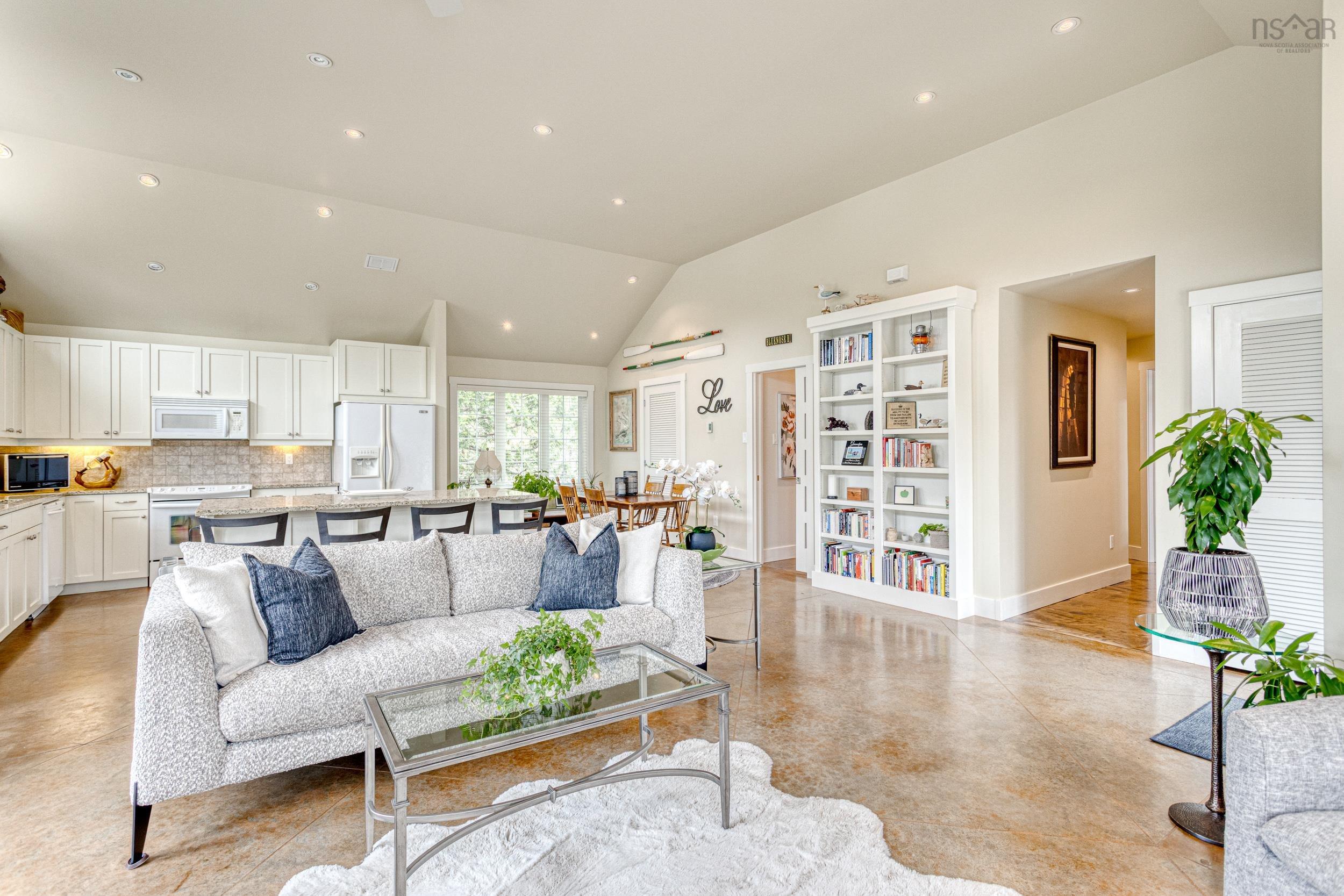 $539,900.00: 5 Spinnaker Drive, Deep Cove