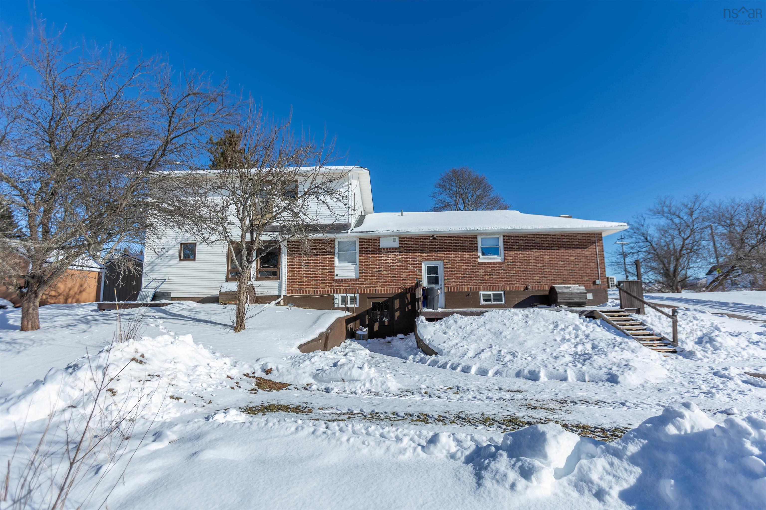 $565,000.00: 65 Willow Street, Amherst