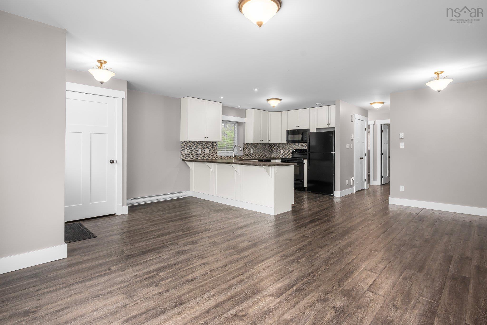 $514,900.00: 392 Rocky Lake Drive, Bedford
