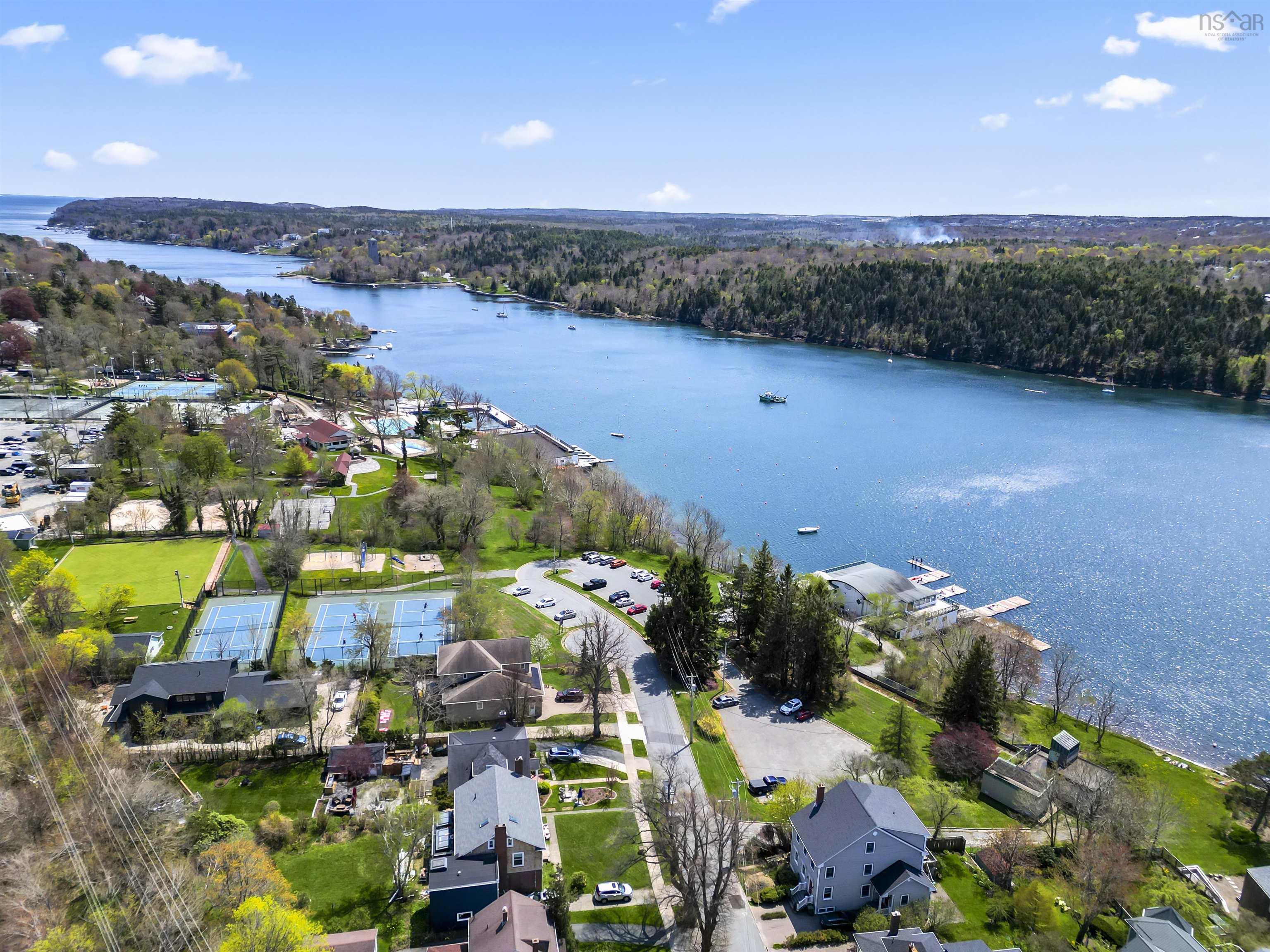 $1,589,900.00: 1731 Dunvegan Drive, Halifax