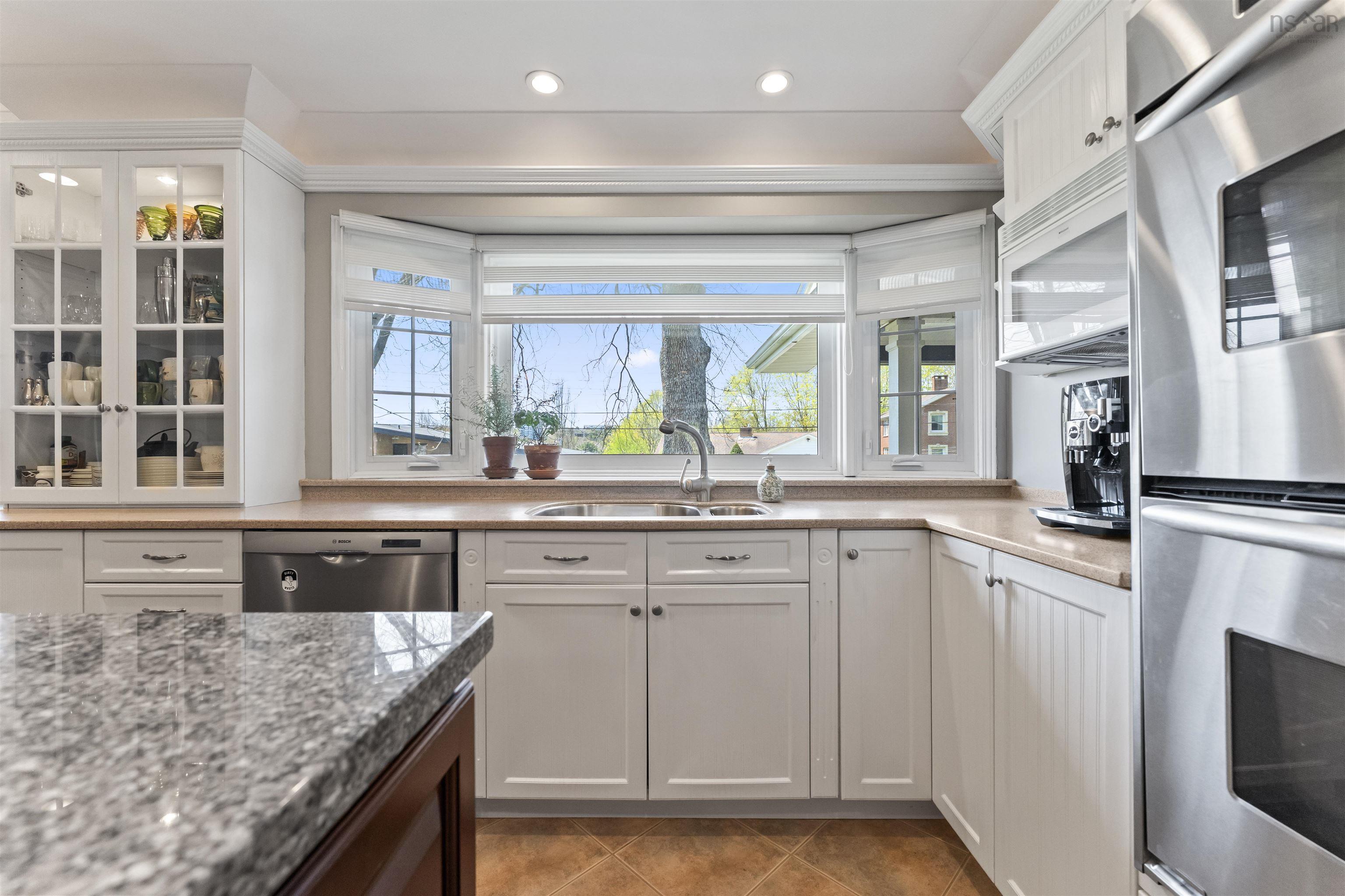 $1,589,900.00: 1731 Dunvegan Drive, Halifax