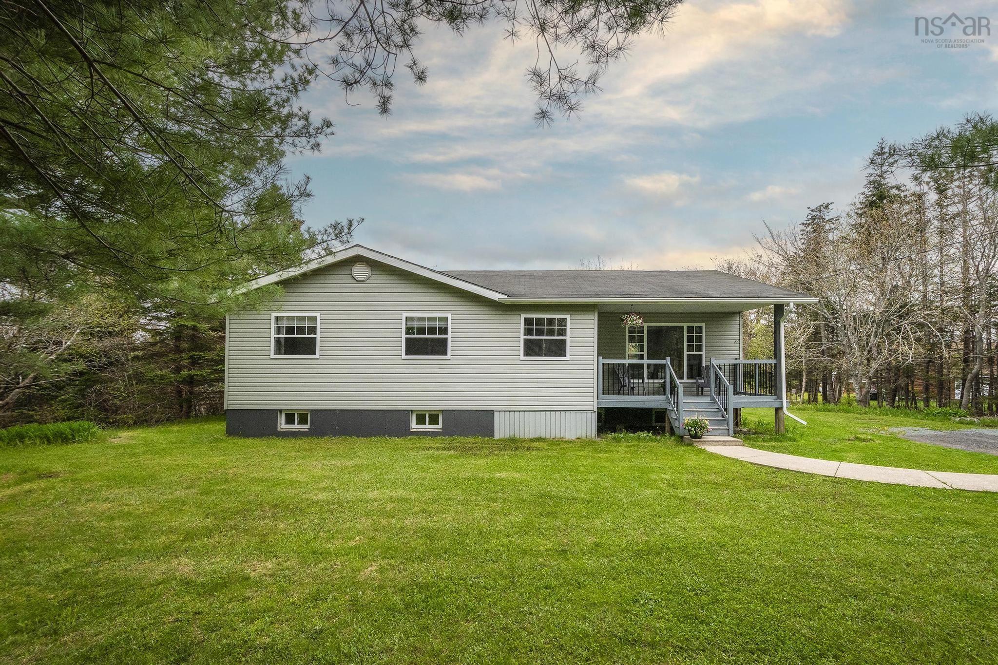 $579,900.00: 83 Greenough Drive, Porters Lake