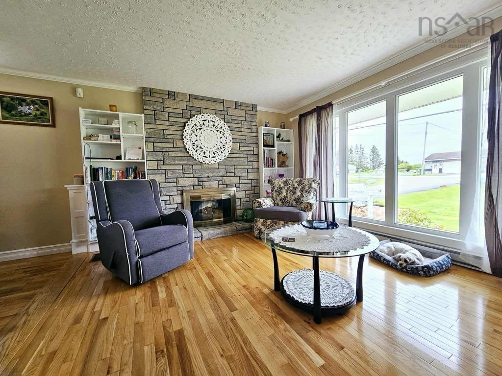 $439,000.00: 431 Mountain Lee Road, Upper Brookside