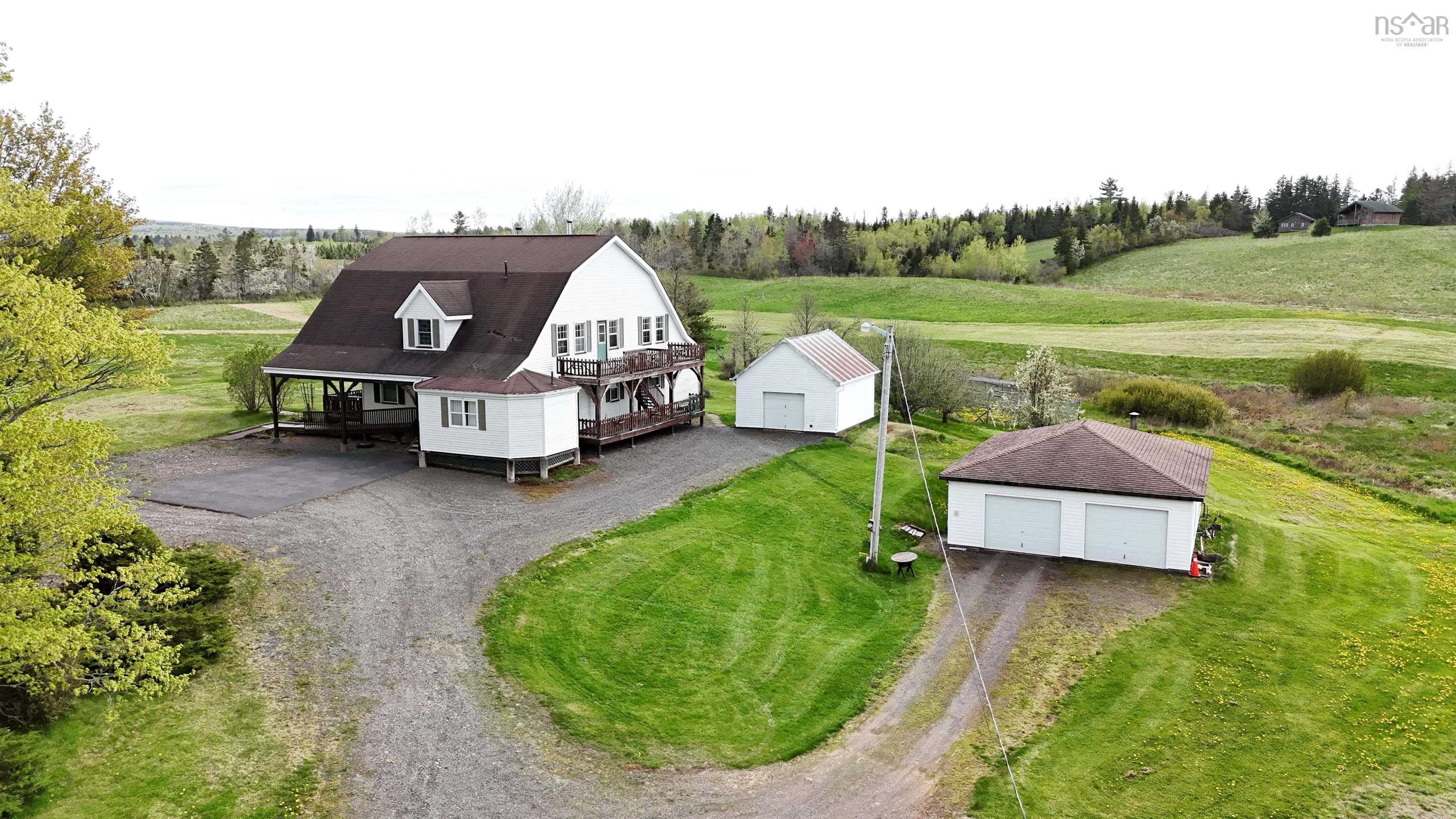 $990,000.00: 8627 311 Highway, Balfron