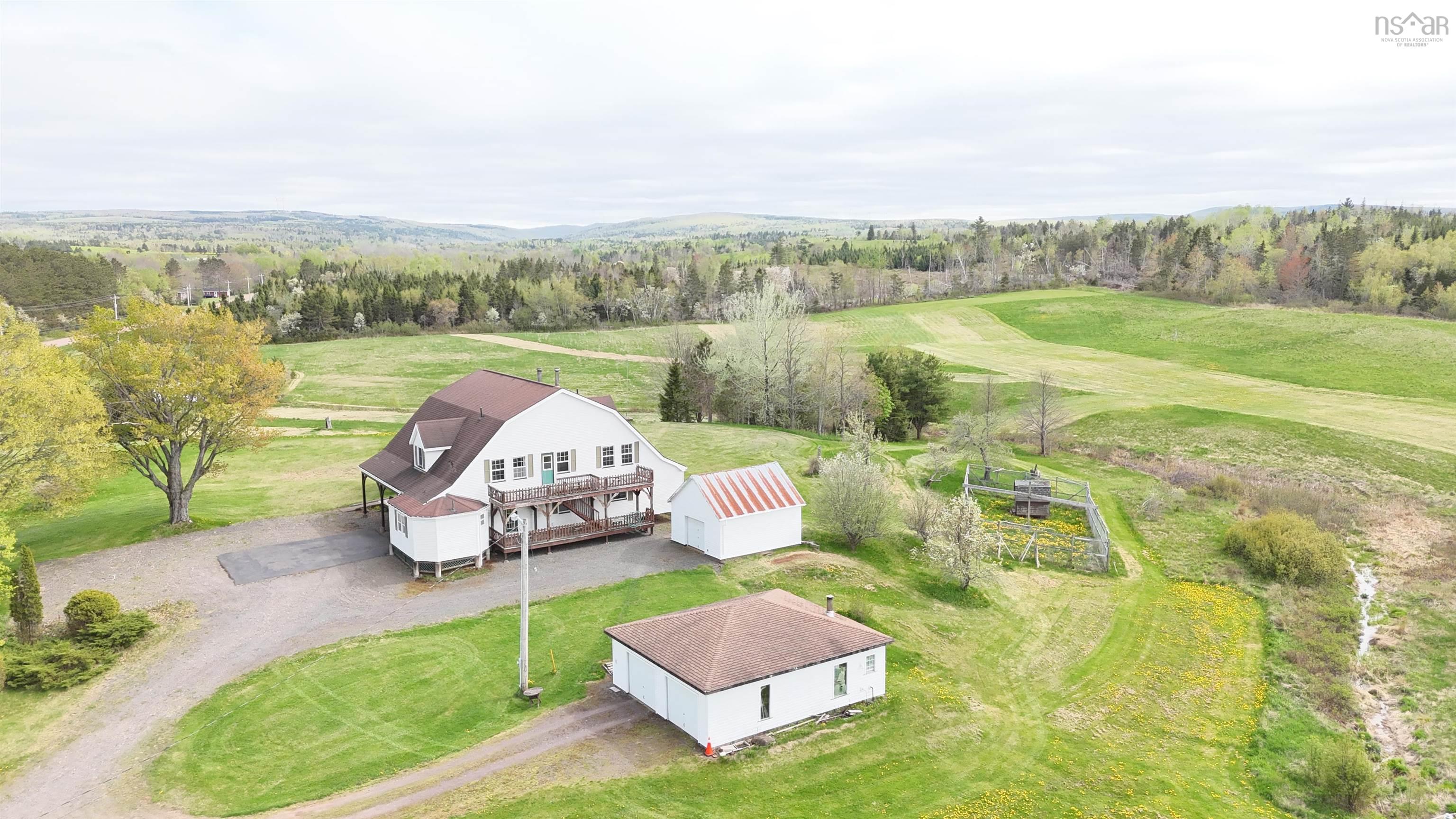 $990,000.00: 8627 311 Highway, Balfron