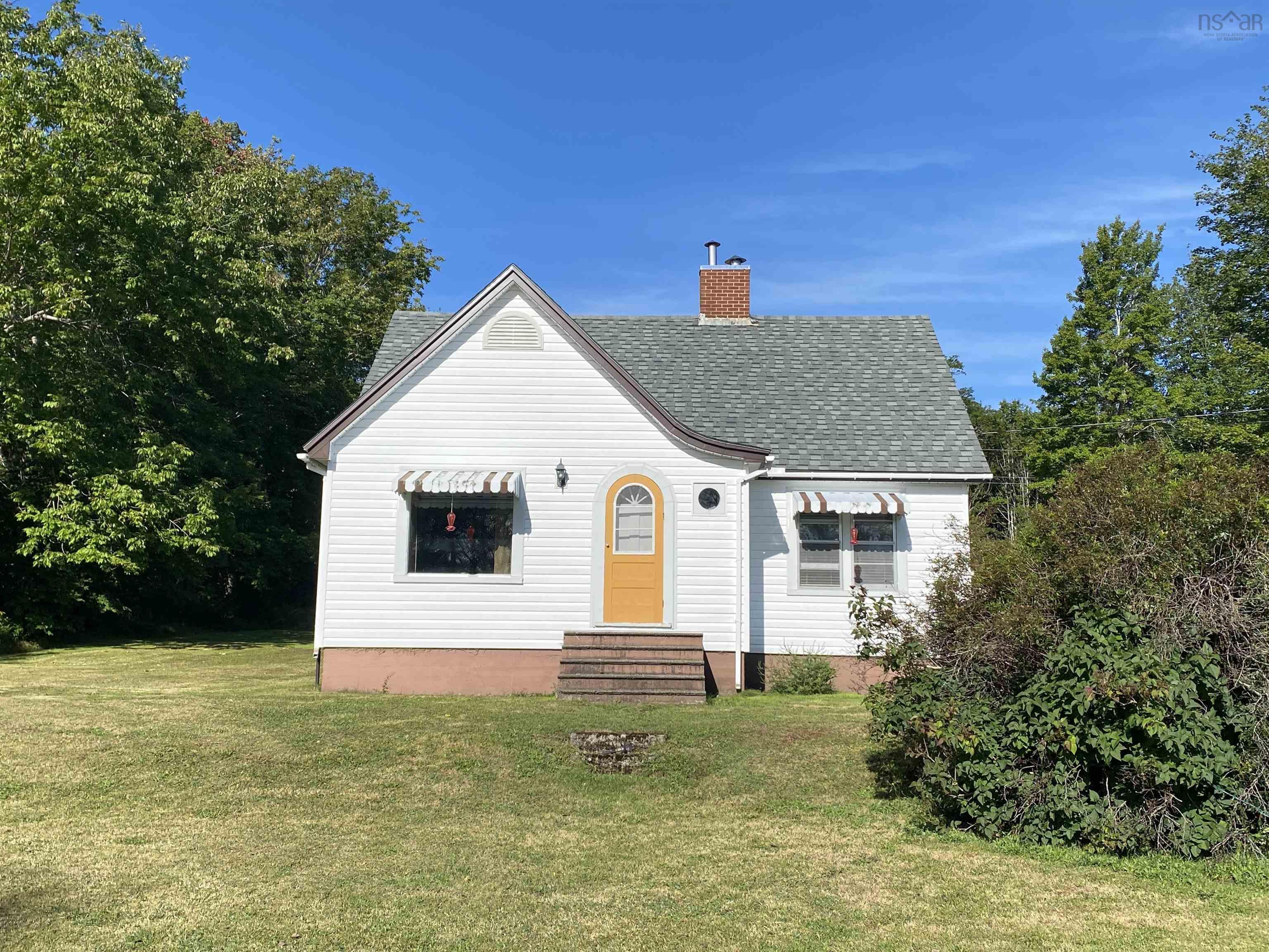 $299,000.00: 8394 Highway 3, Port Mouton