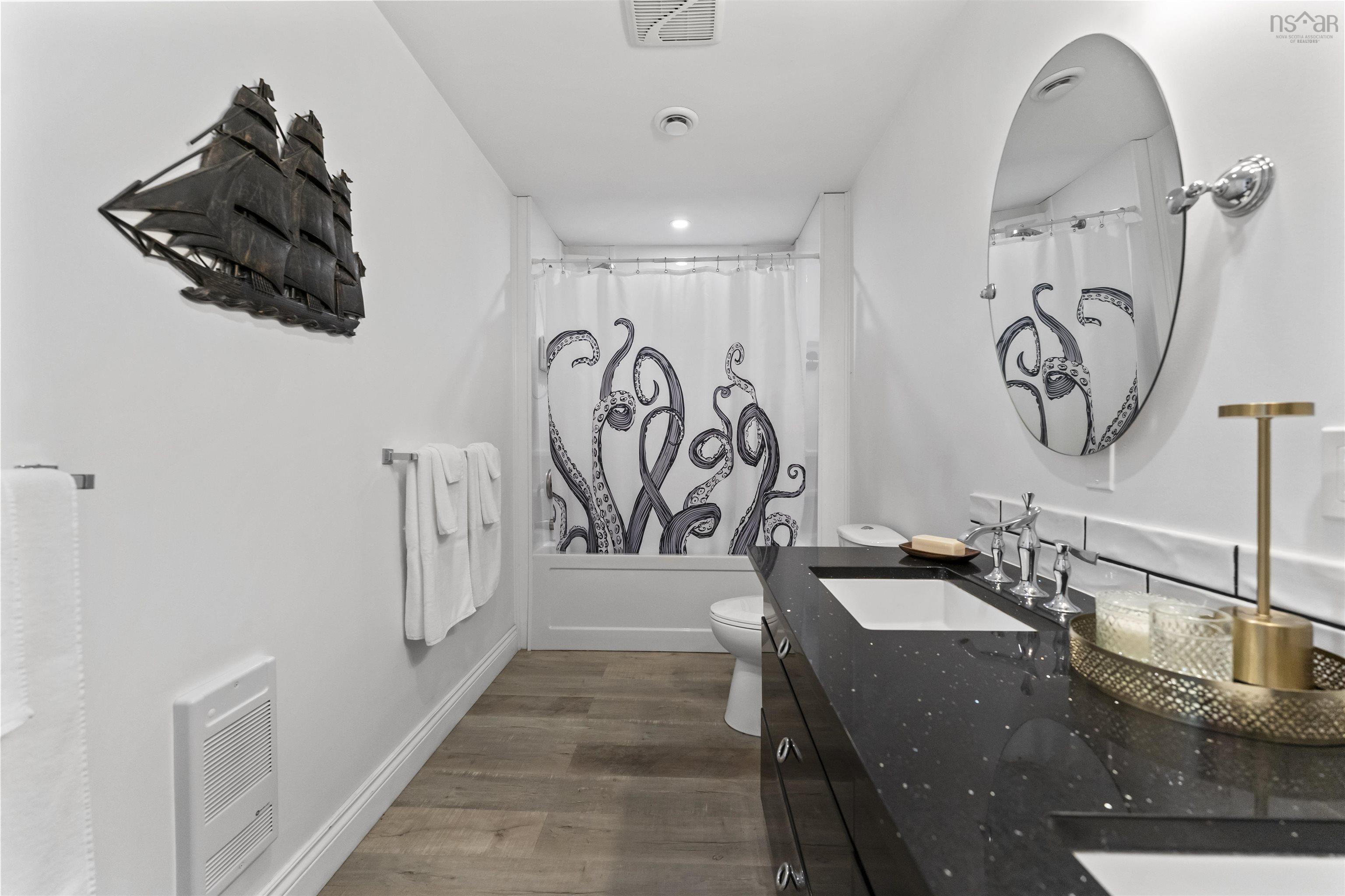 $1,147,000.00: 6 Massachusetts Road, Granville Centre