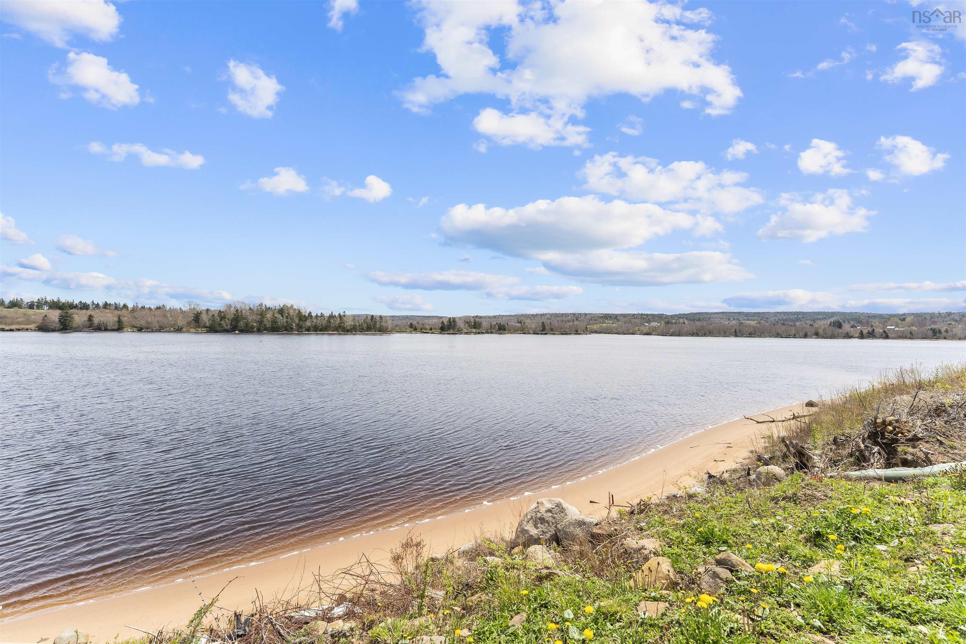 $1,147,000.00: 6 Massachusetts Road, Granville Centre