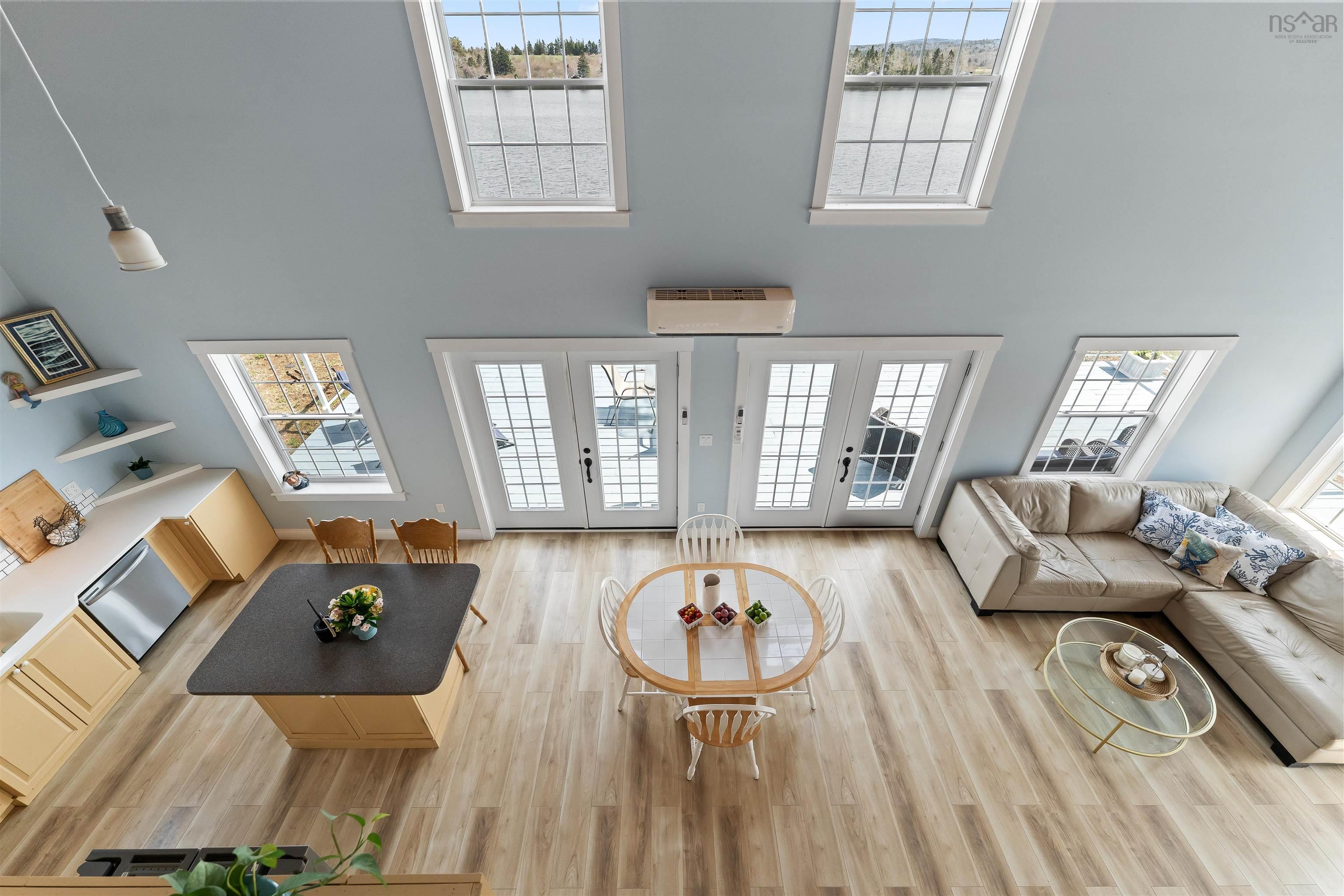 $1,147,000.00: 6 Massachusetts Road, Granville Centre