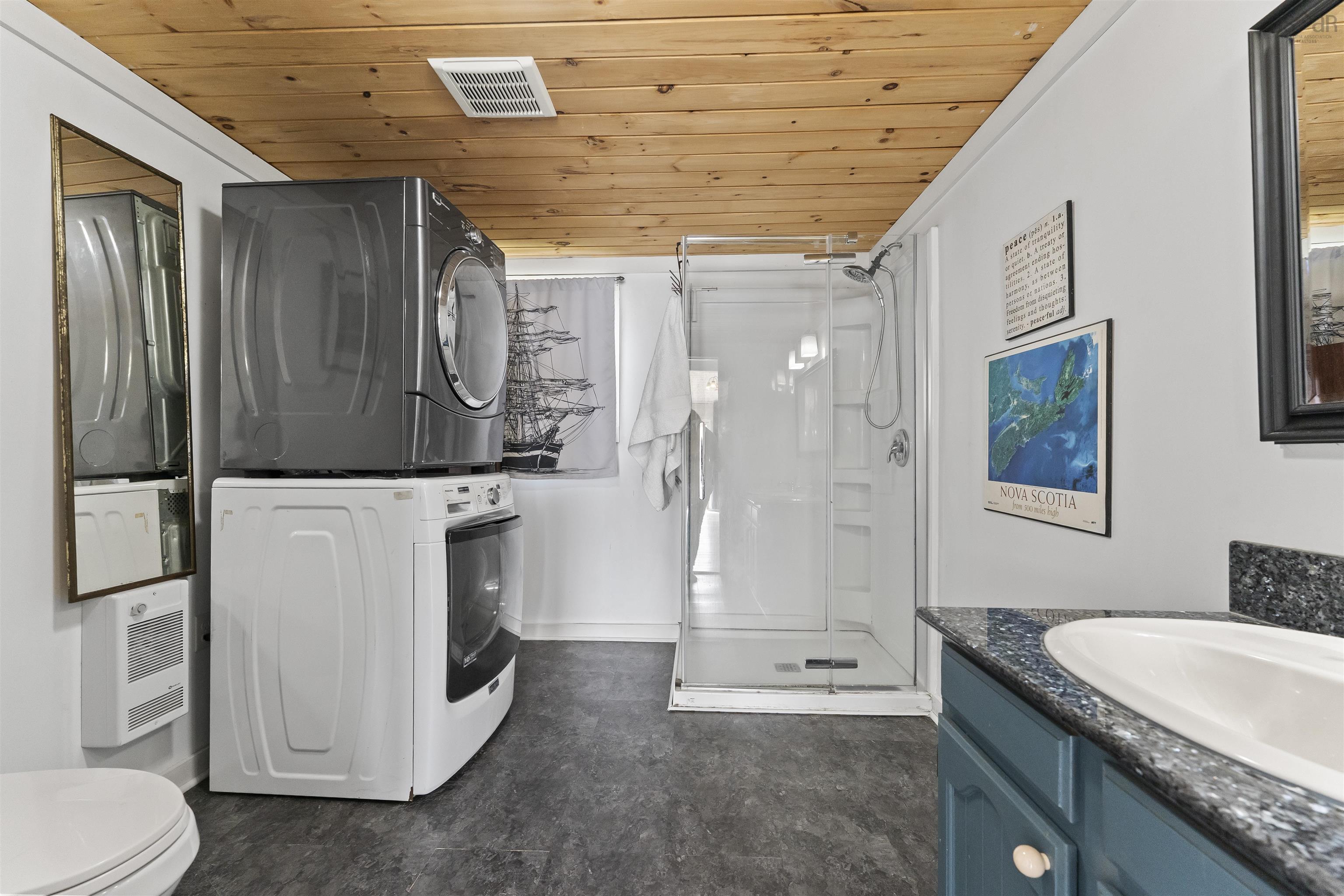 $1,147,000.00: 6 Massachusetts Road, Granville Centre