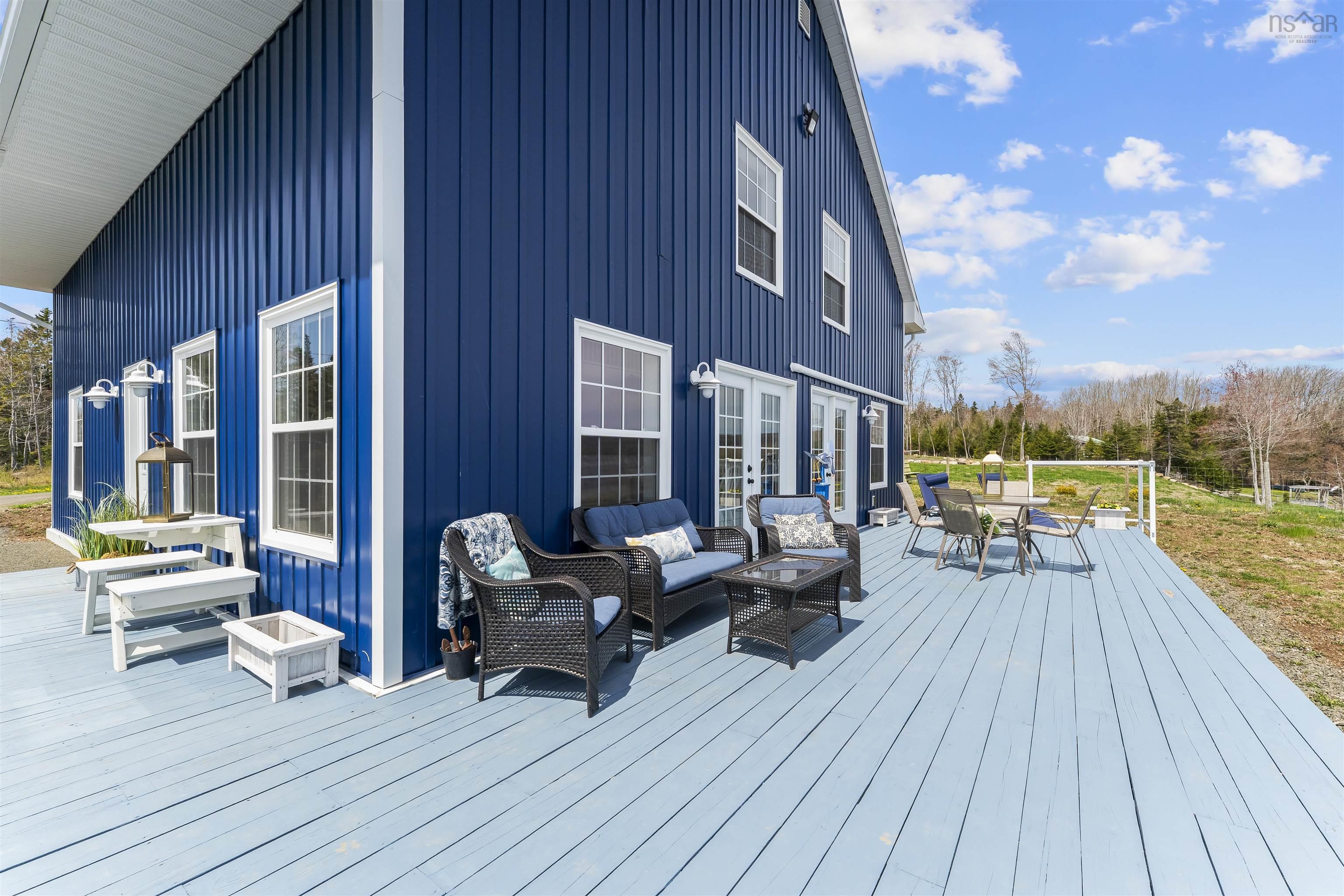 $1,147,000.00: 6 Massachusetts Road, Granville Centre
