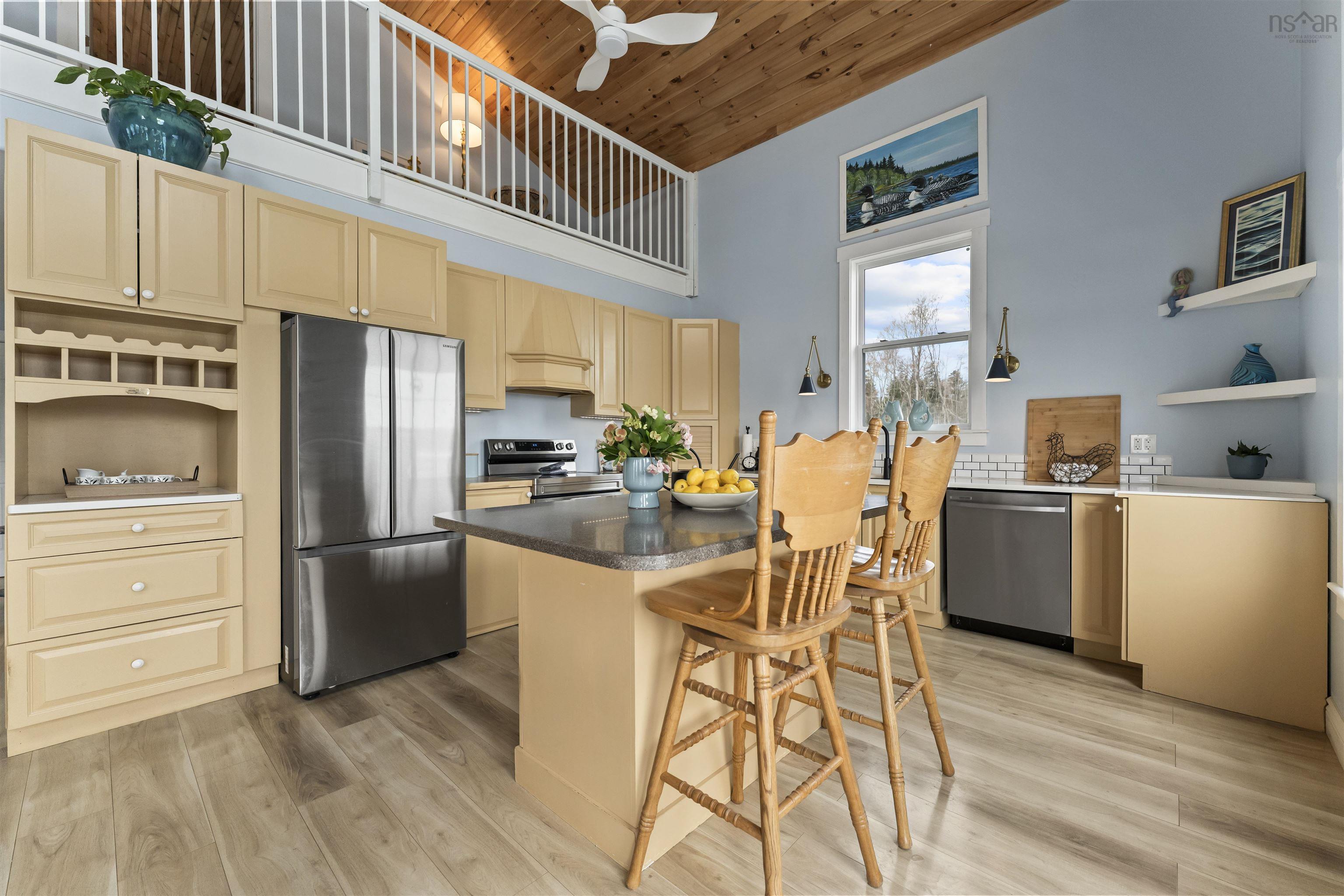 $1,147,000.00: 6 Massachusetts Road, Granville Centre