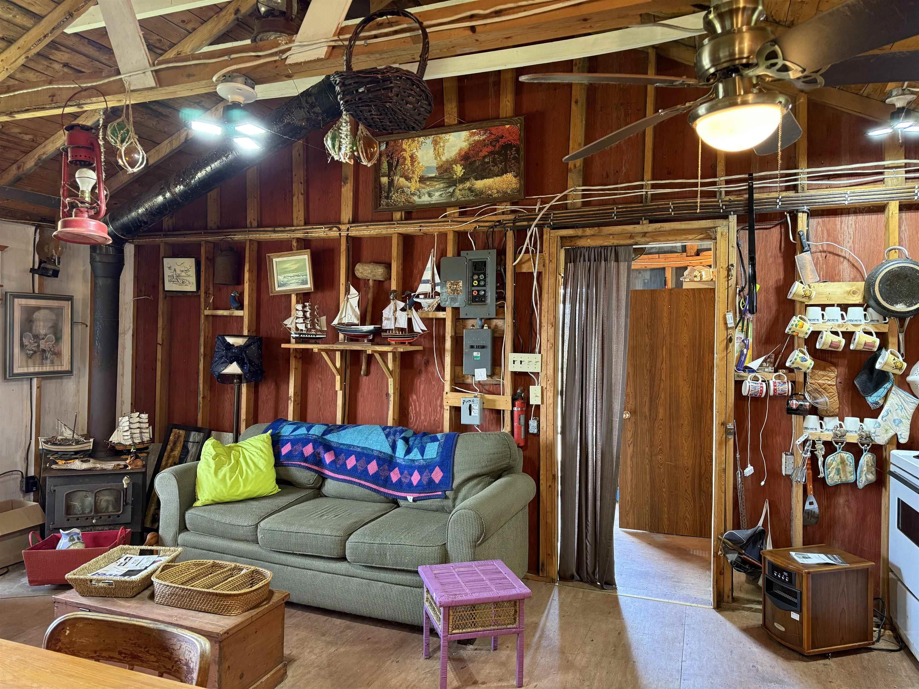 $299,900.00: 28 Quahog Lane, Brule Point