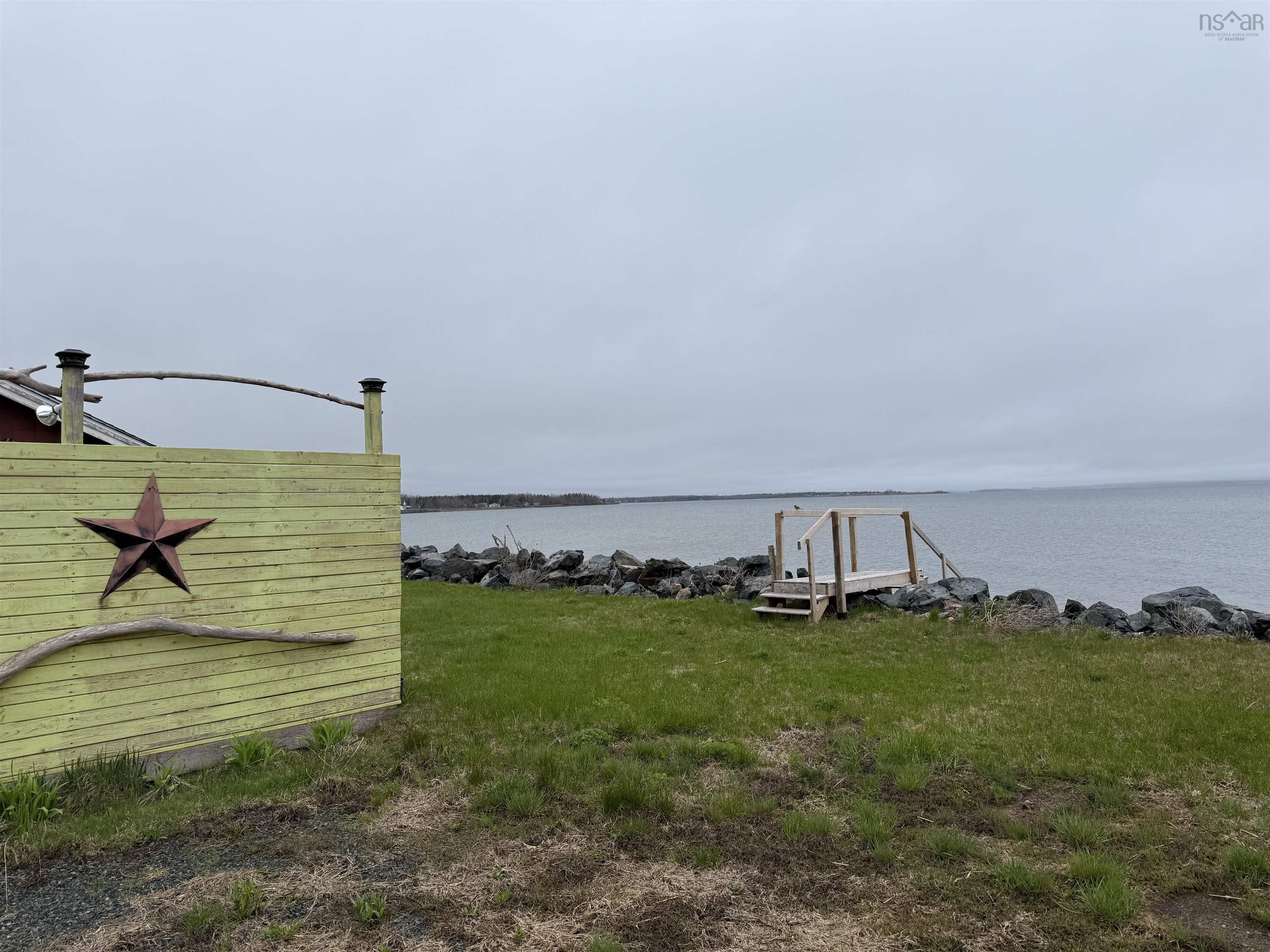 $299,900.00: 28 Quahog Lane, Brule Point