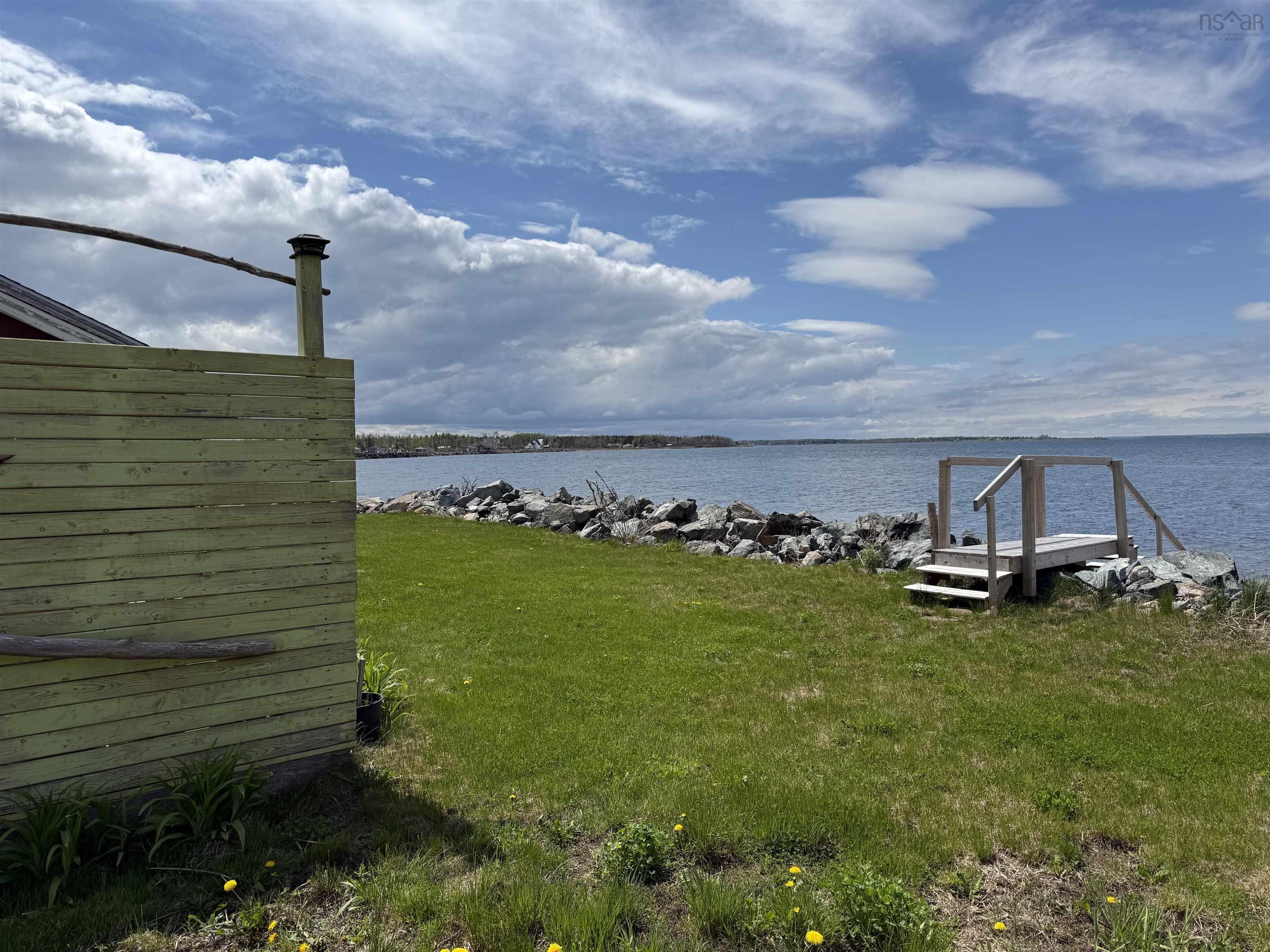 $299,900.00: 28 Quahog Lane, Brule Point