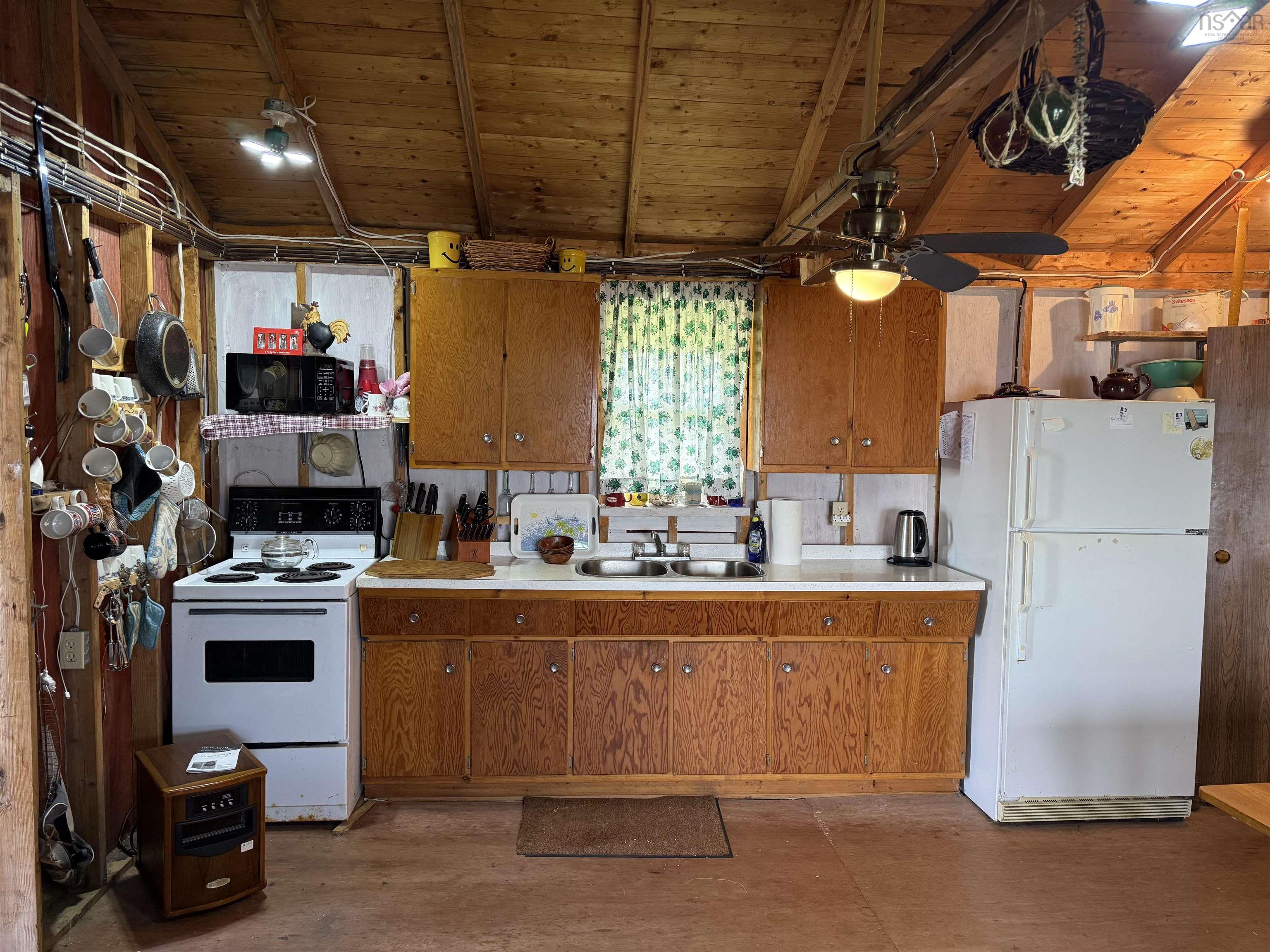 $299,900.00: 28 Quahog Lane, Brule Point