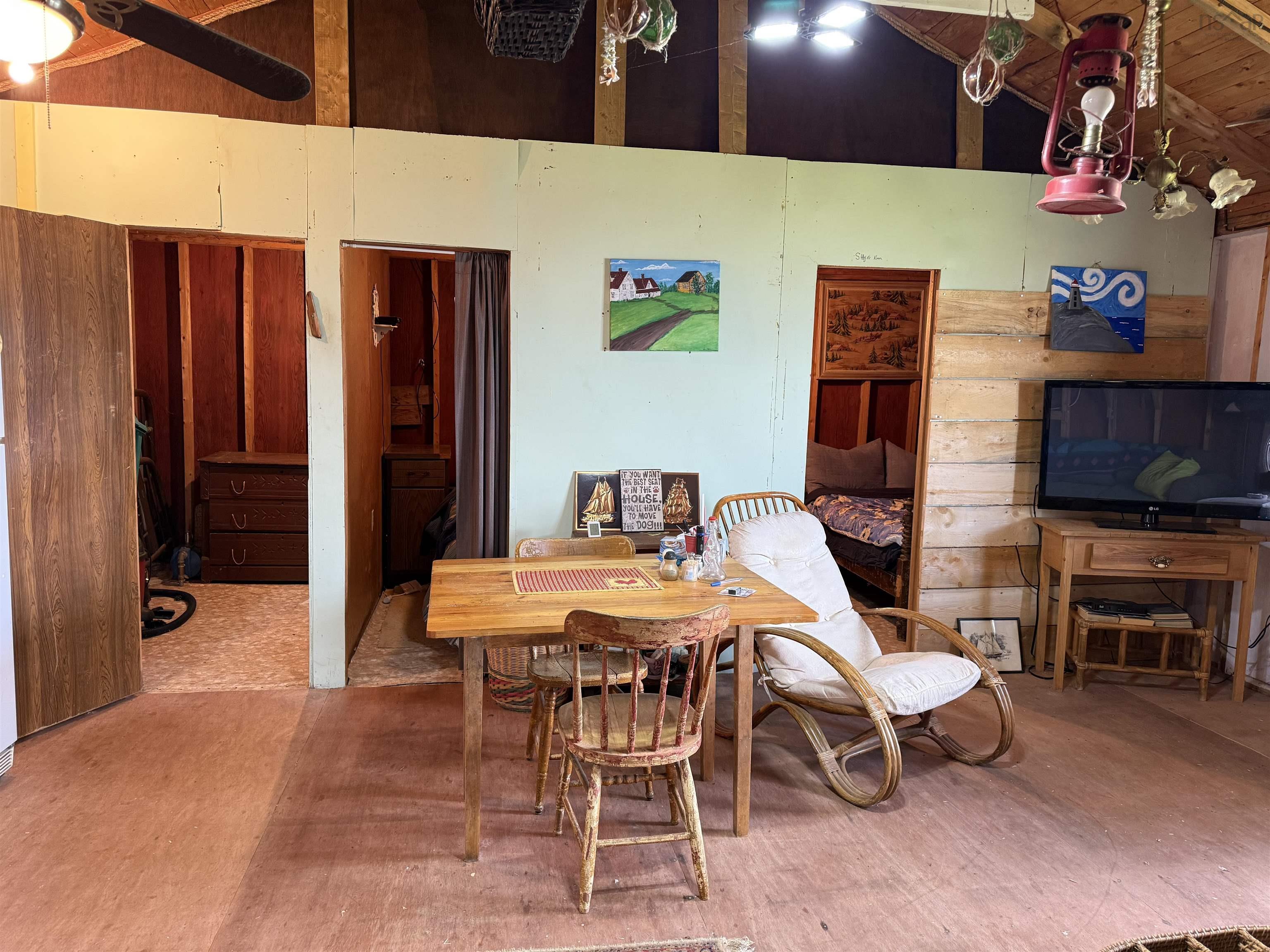 $299,900.00: 28 Quahog Lane, Brule Point