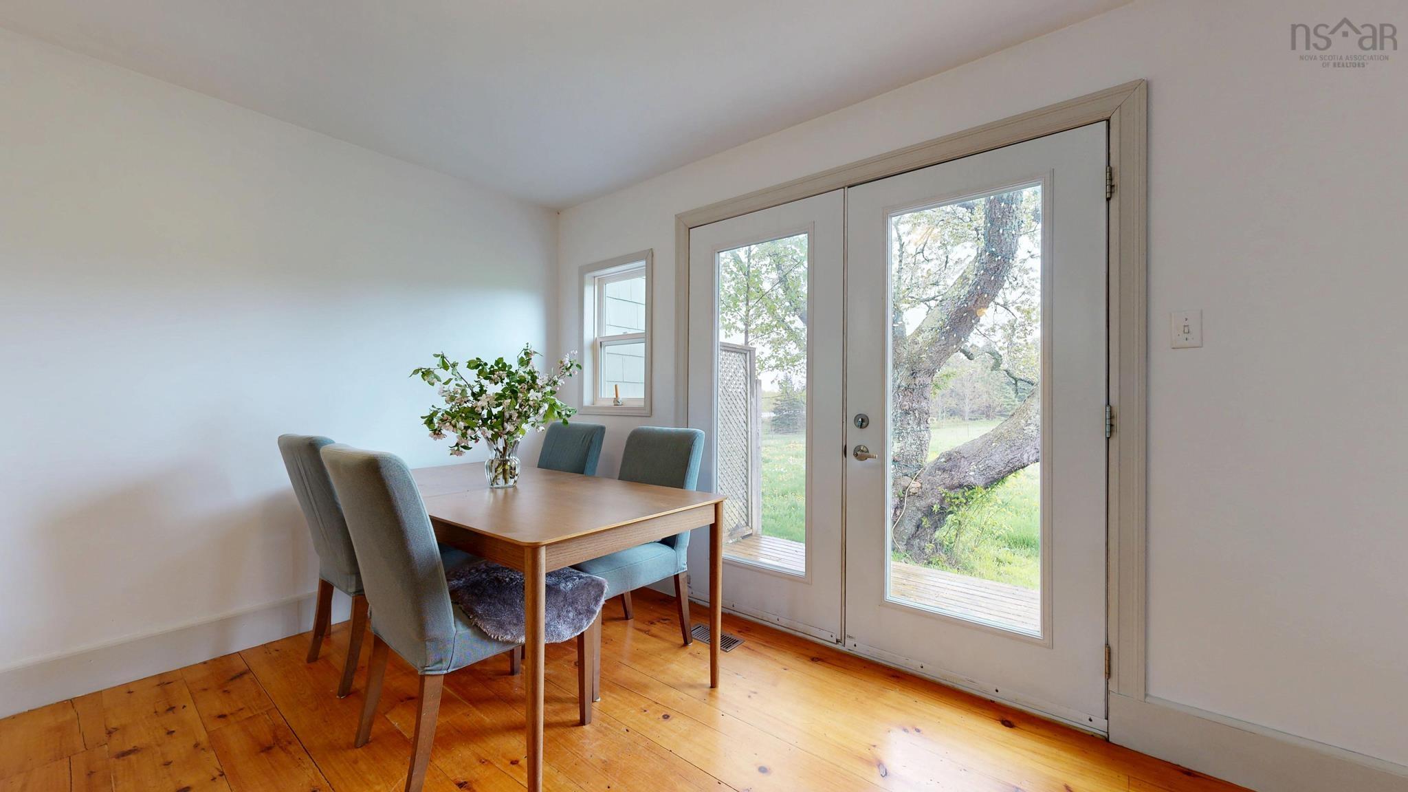 $849,000.00: 12812 Shore Road, Moshers Corner