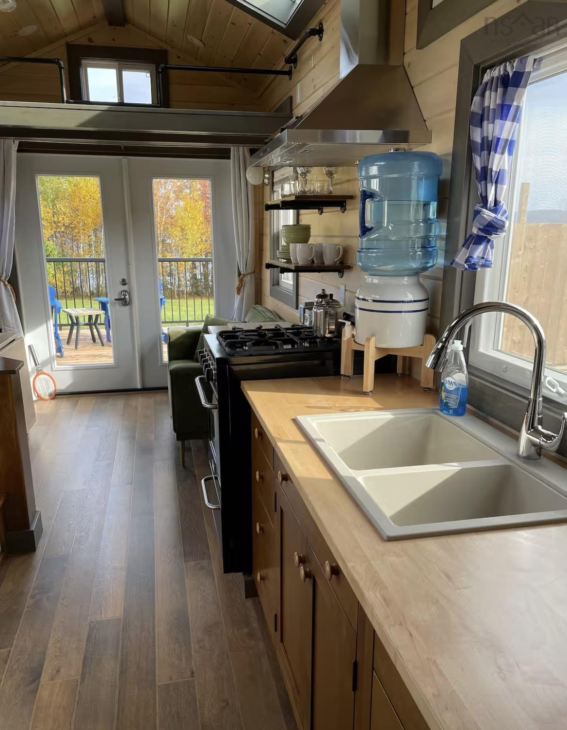 $1,100,000.00: 1543 West Lake Ainslie, West Lake Ainslie