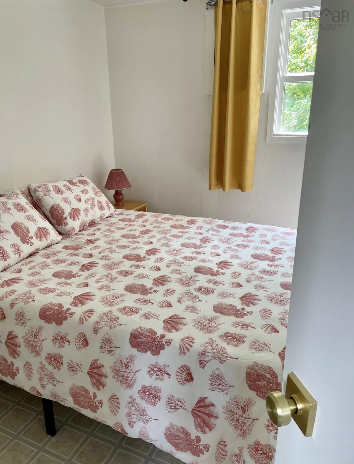 $1,100,000.00: 1543 West Lake Ainslie, West Lake Ainslie