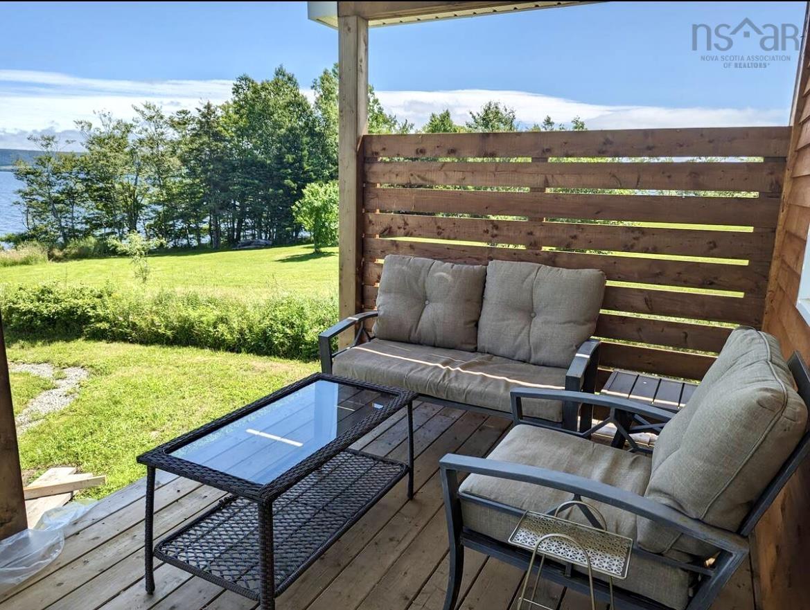 $1,100,000.00: 1543 West Lake Ainslie, West Lake Ainslie