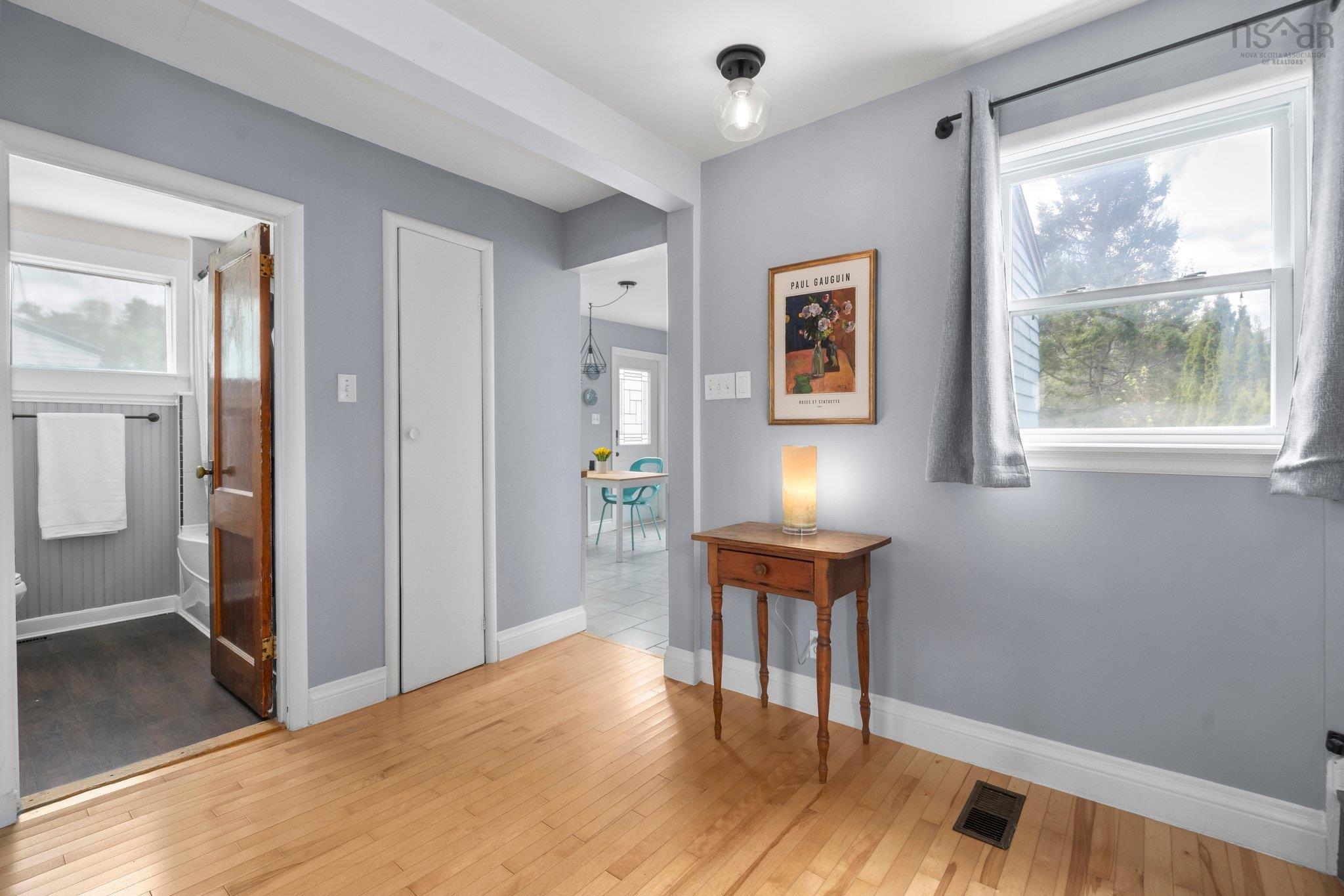 $379,900.00: 1560 St Margarets Bay Road, Lakeside