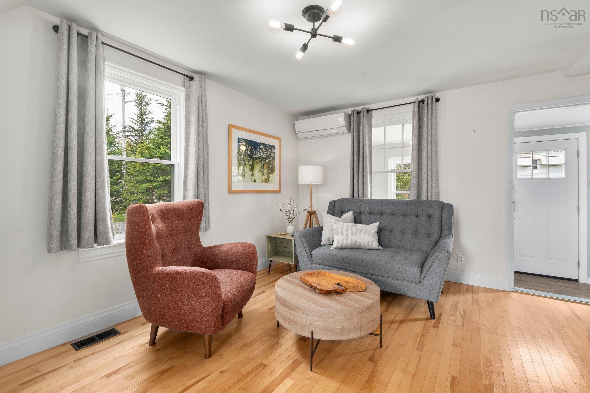 $379,900.00: 1560 St Margarets Bay Road, Lakeside