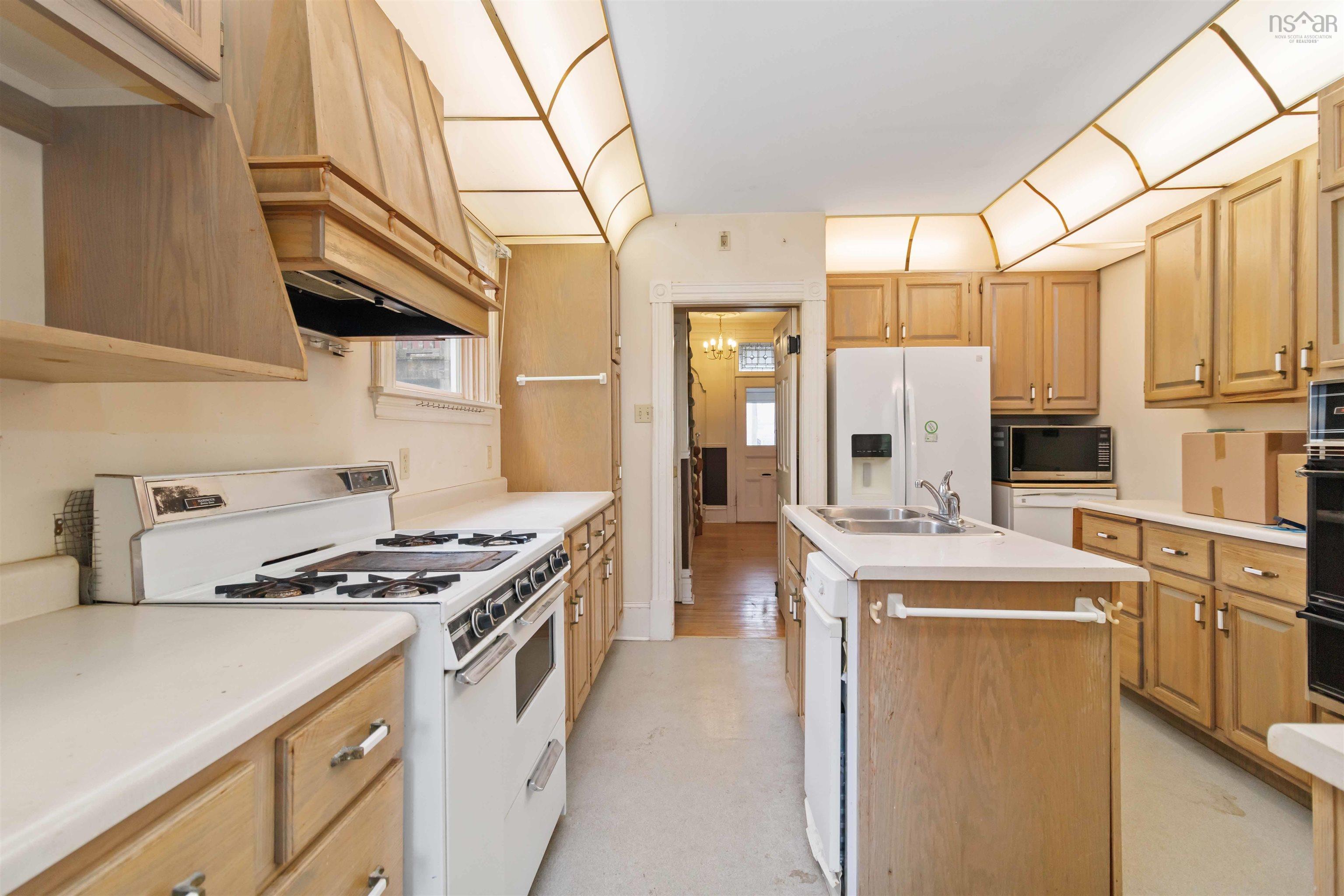 $1,500,000.00: 1874 & 1878 Seldon Street, Halifax