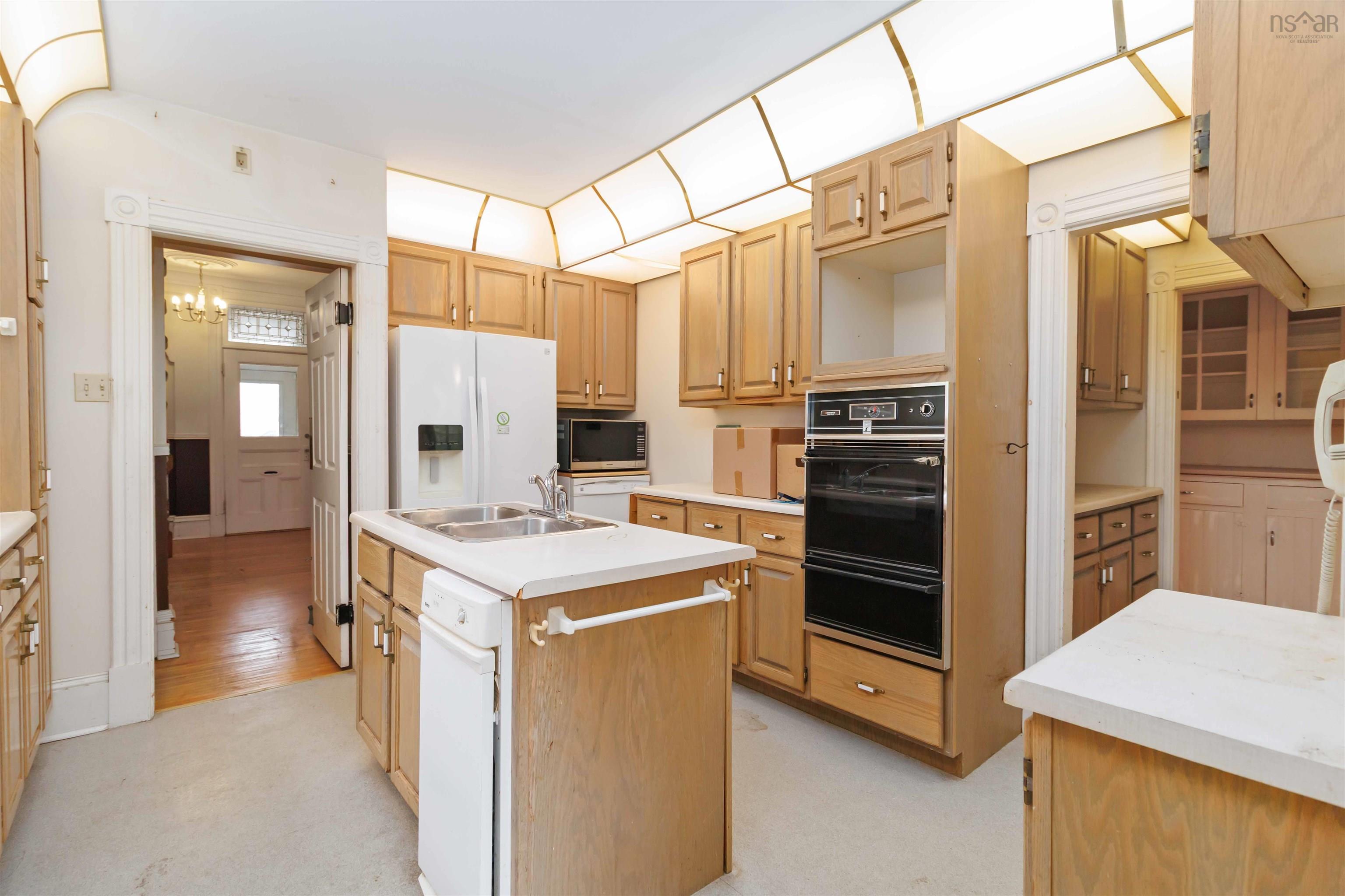 $1,500,000.00: 1874 & 1878 Seldon Street, Halifax