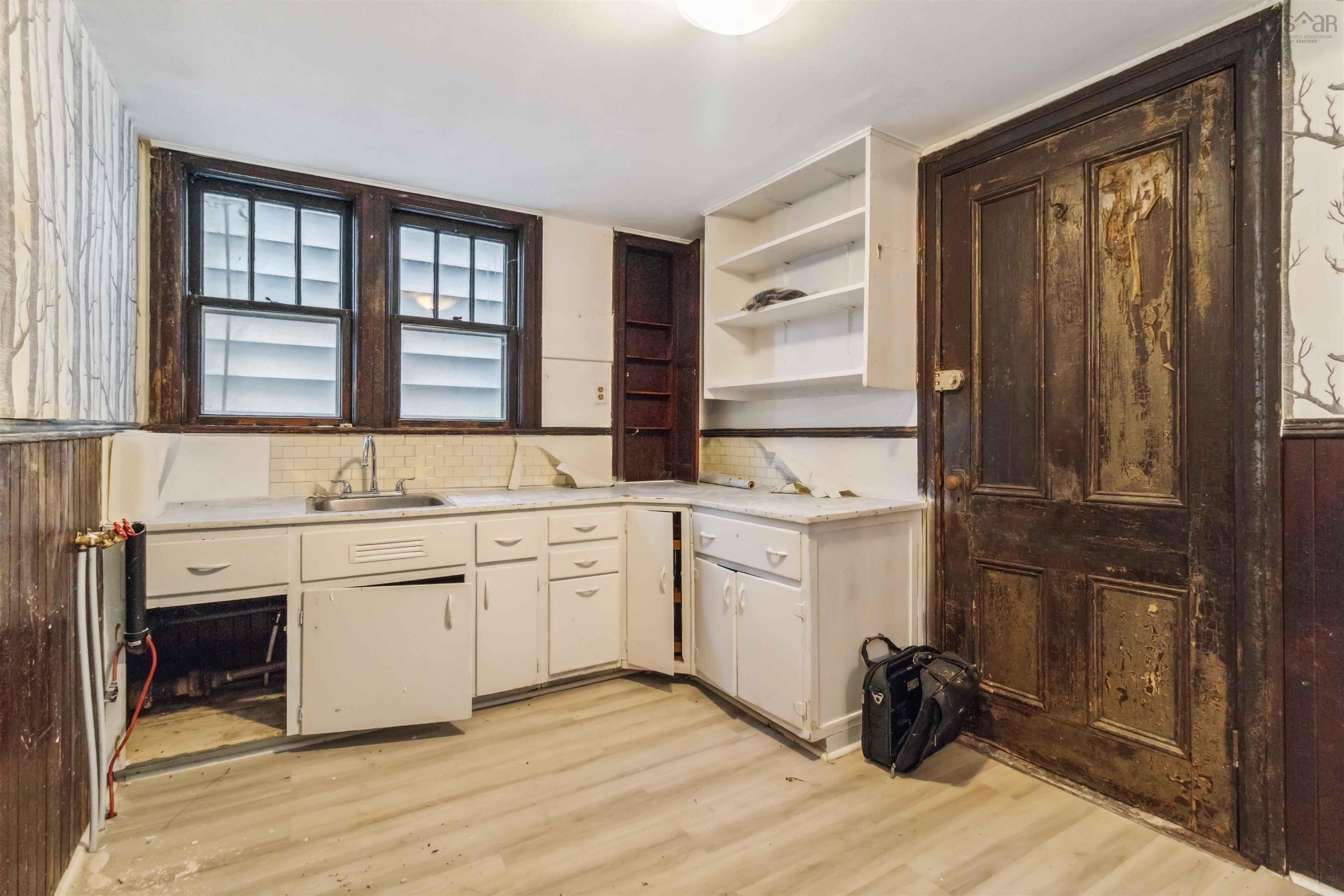 $1,500,000.00: 1874 & 1878 Seldon Street, Halifax