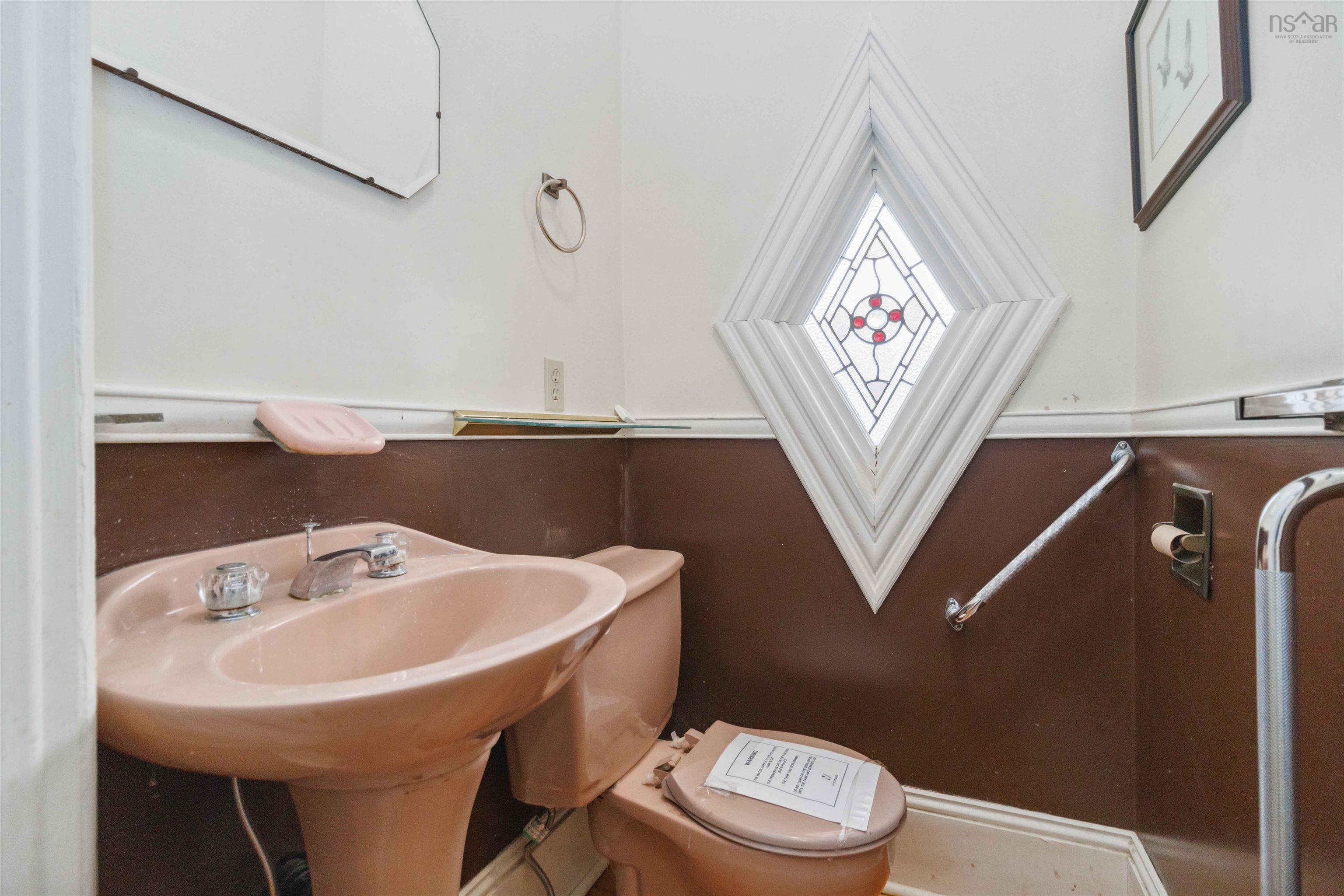$1,500,000.00: 1874 & 1878 Seldon Street, Halifax