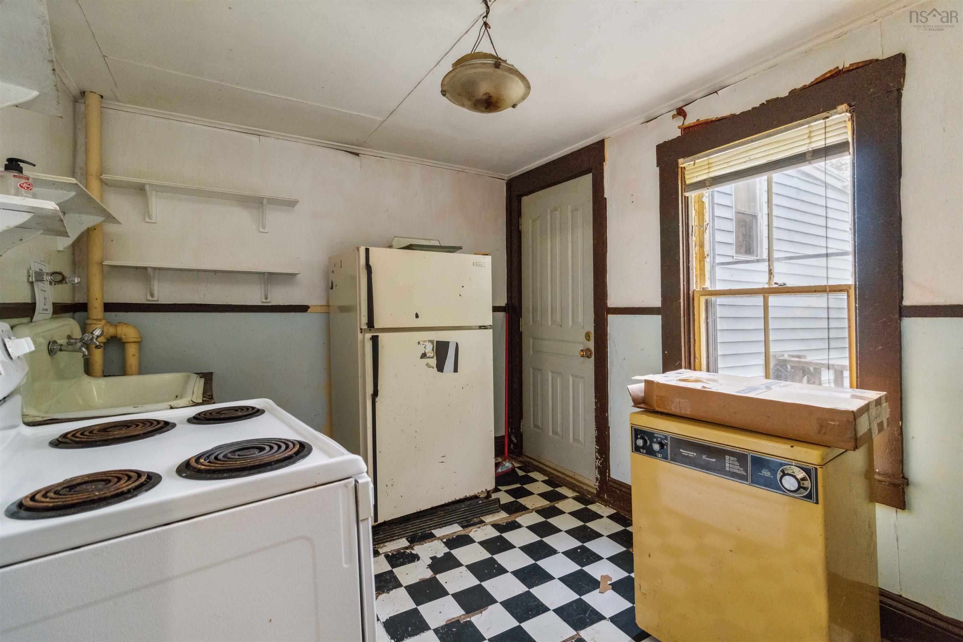 $1,500,000.00: 1874 & 1878 Seldon Street, Halifax