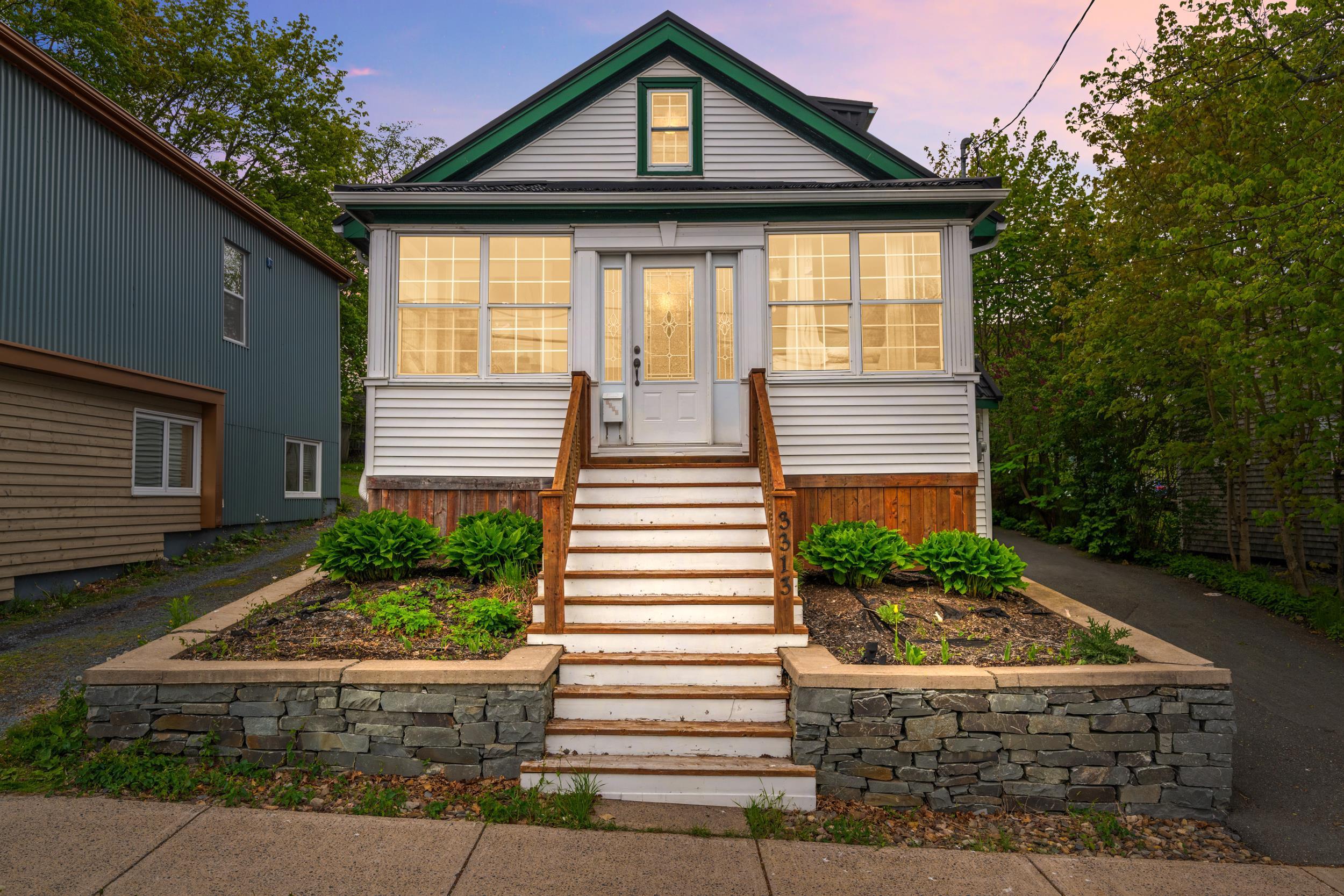 $749,999.00: 3313 Robie Street, North End