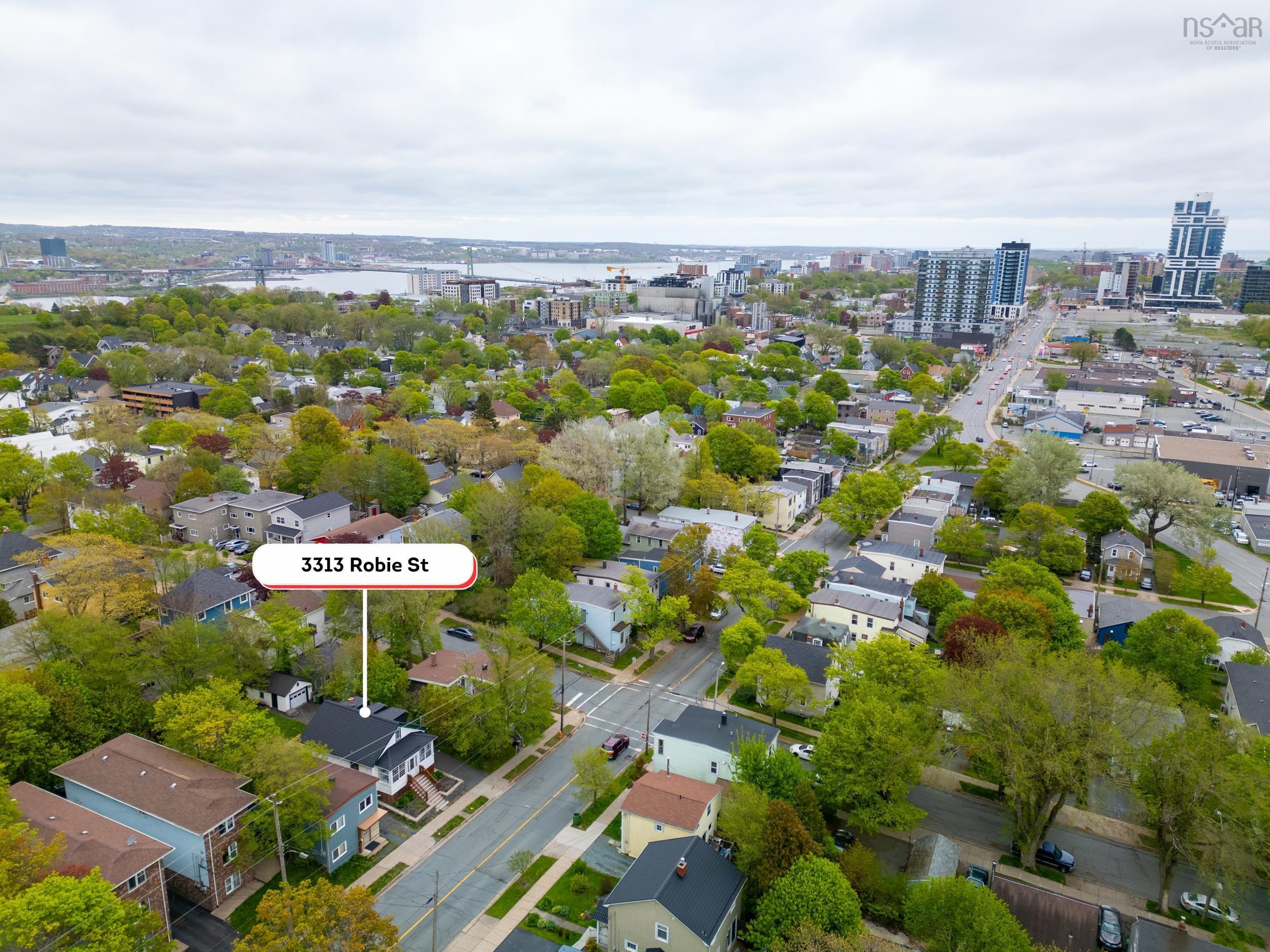 $749,999.00: 3313 Robie Street, North End