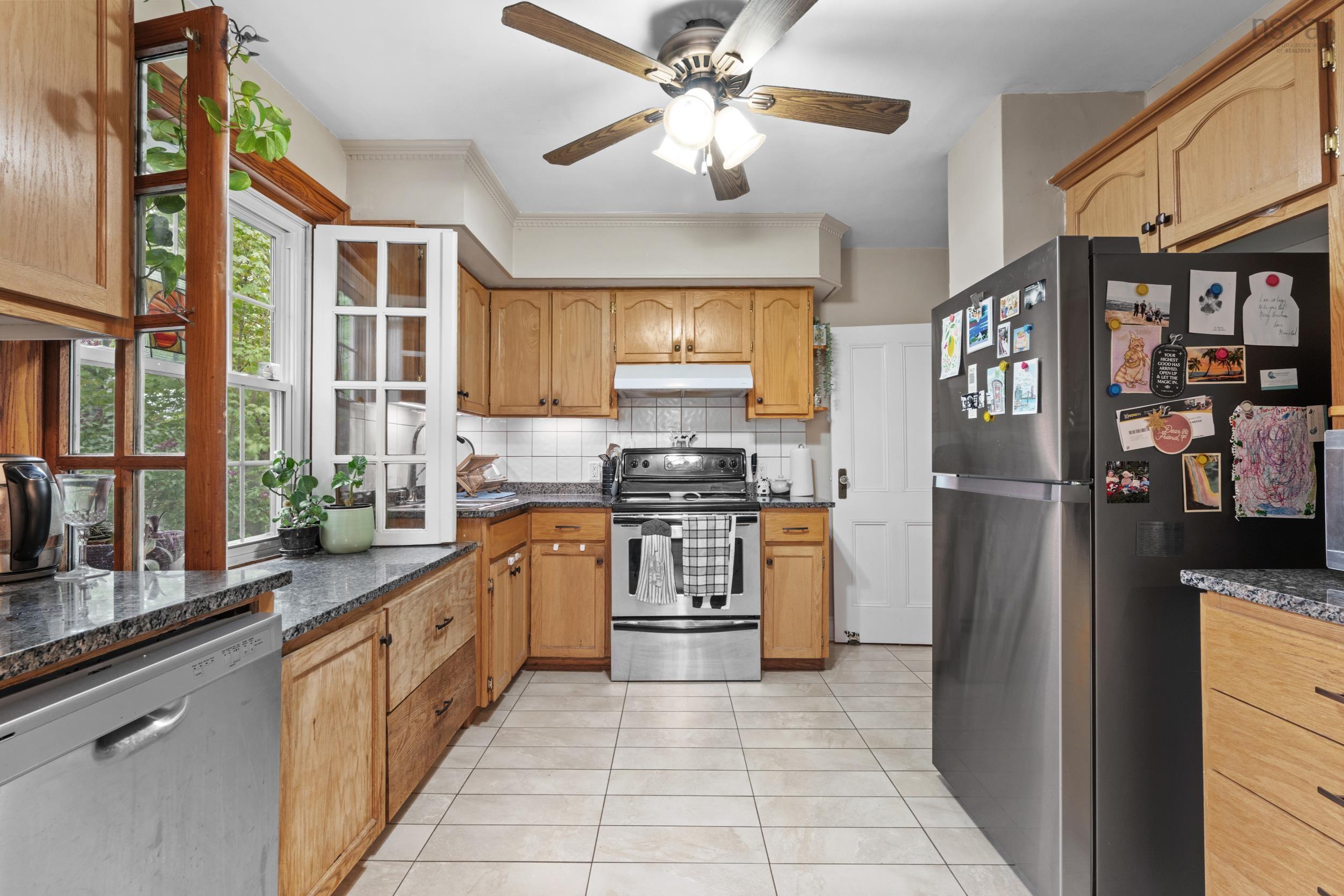 $749,999.00: 3313 Robie Street, North End