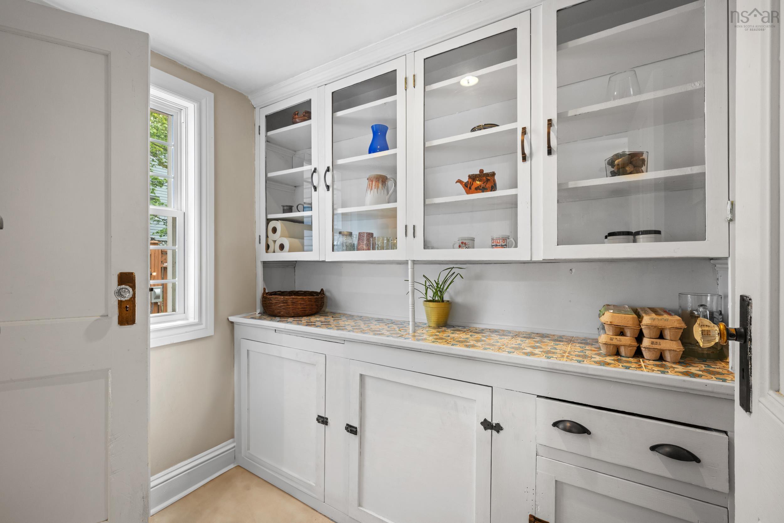 $749,999.00: 3313 Robie Street, North End