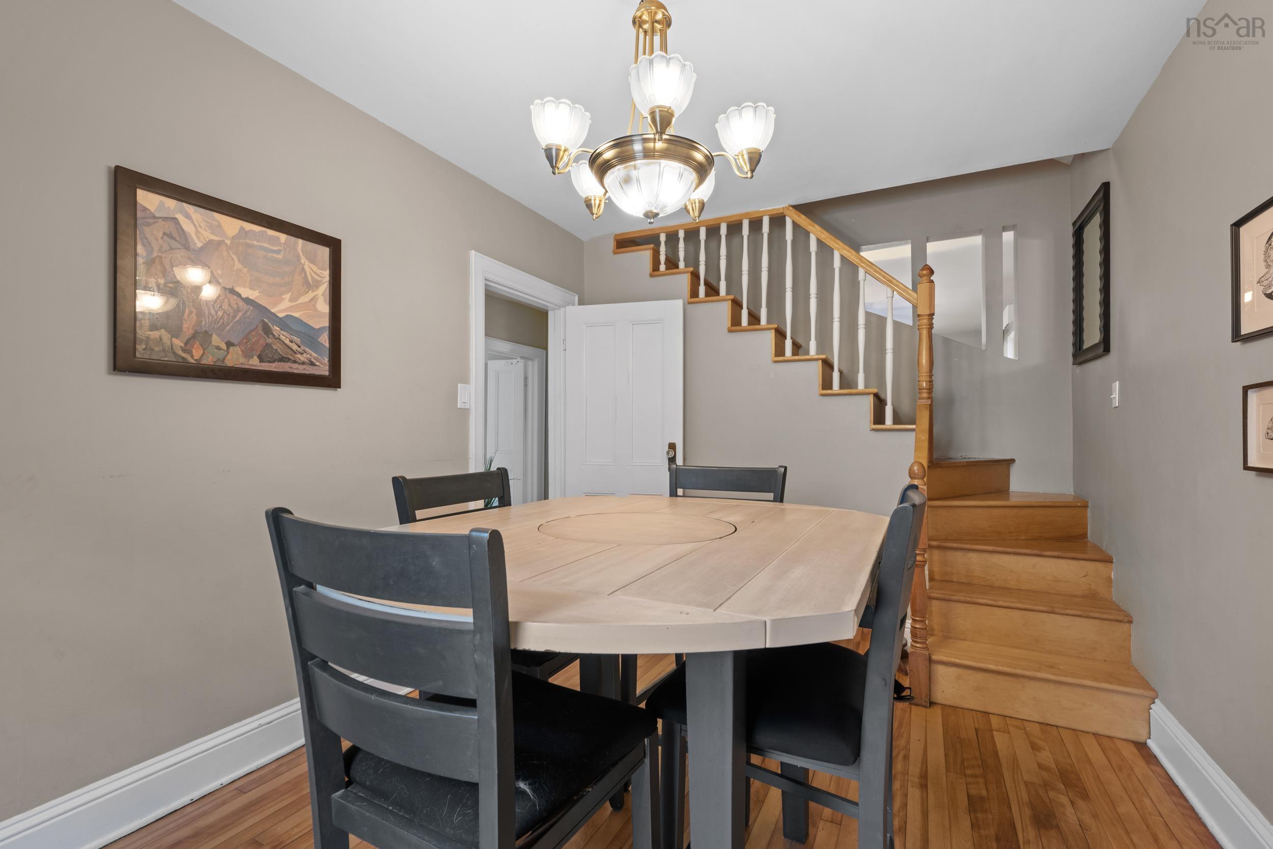 $749,999.00: 3313 Robie Street, North End